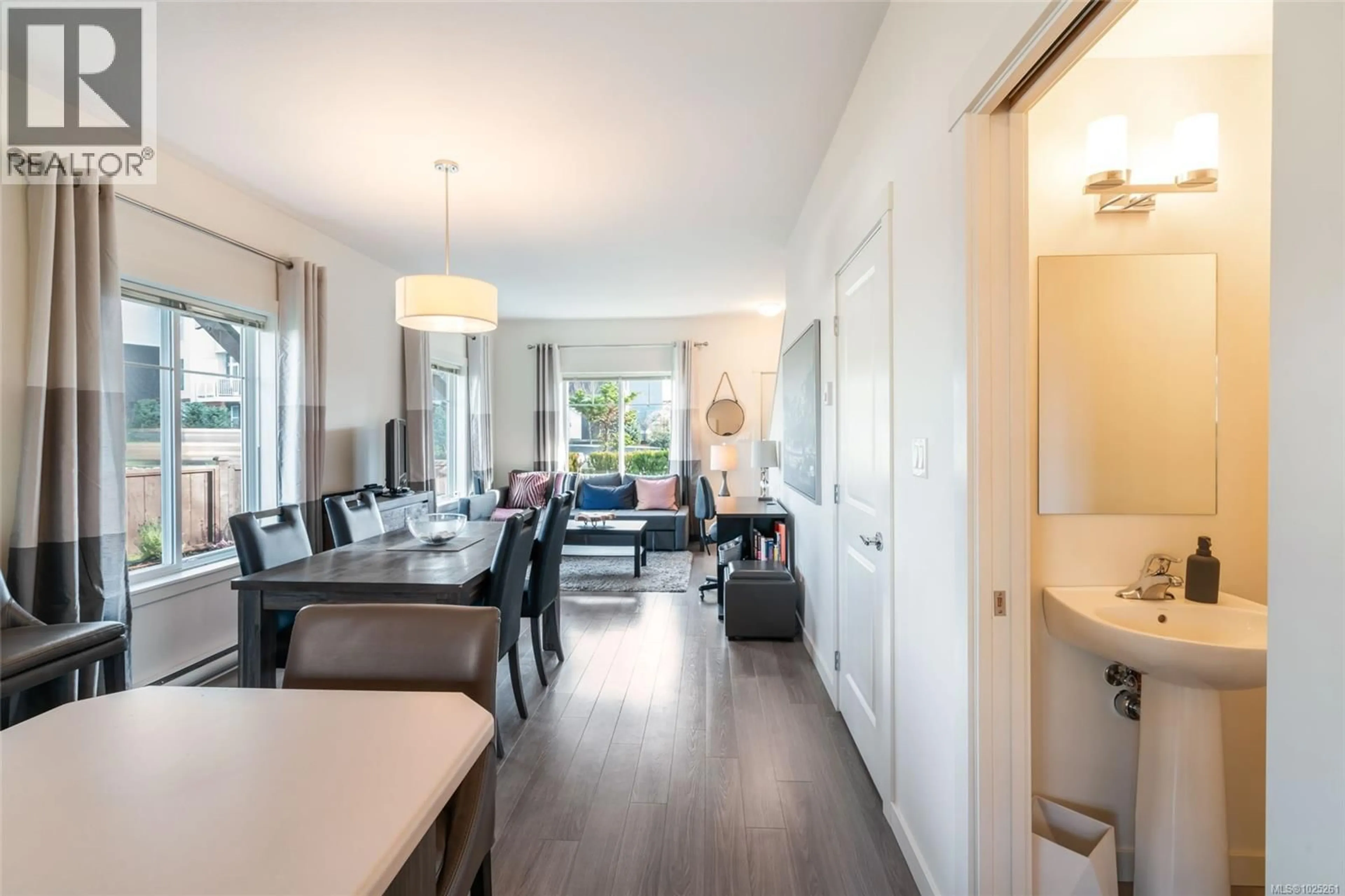 Dining room, wood/laminate floor for 149 - 1720 DUFFERIN CRESCENT, Nanaimo British Columbia V9S0B9