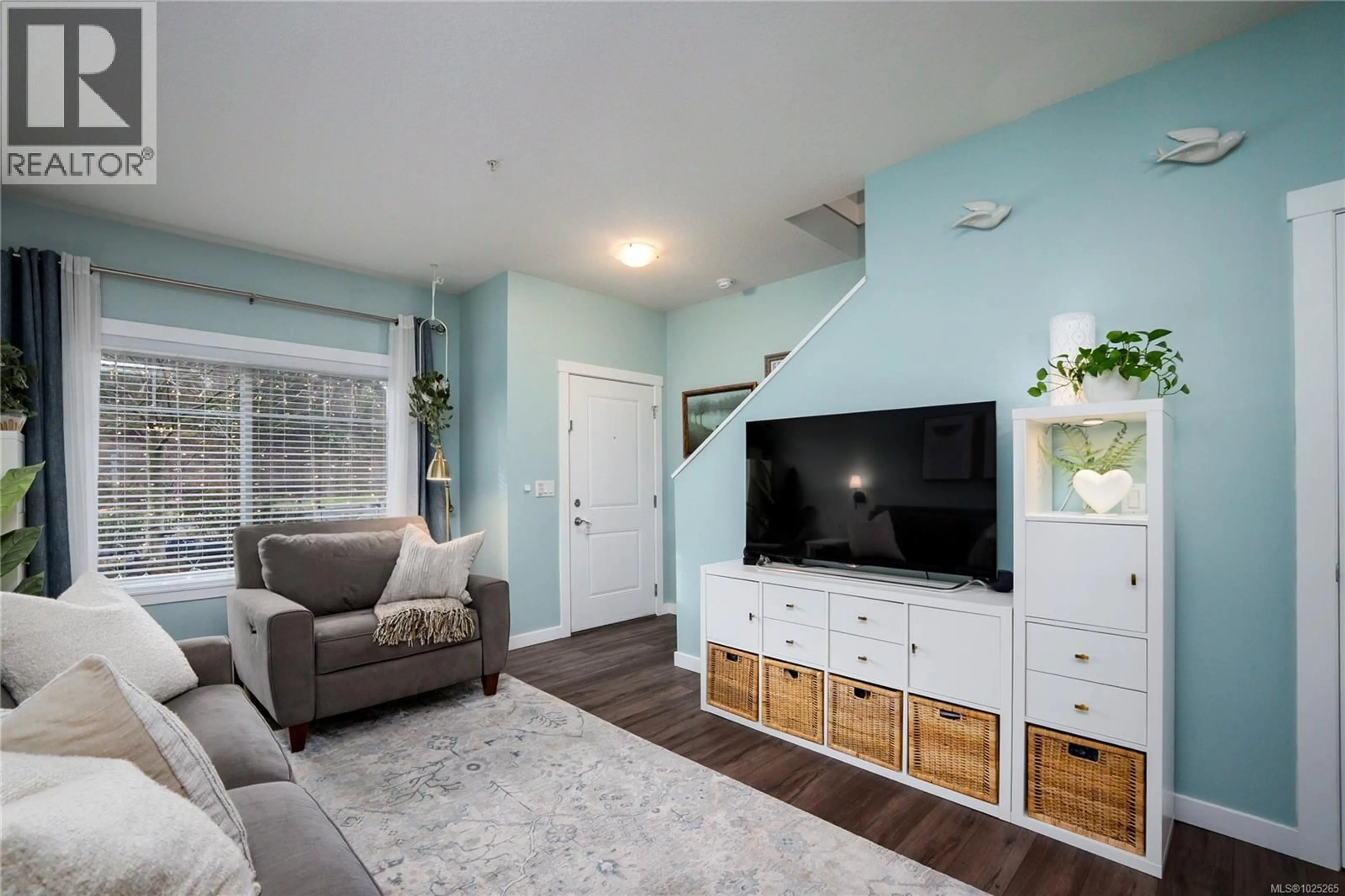 Living room with furniture, unknown for 204 - 1675 CRESCENT VIEW DRIVE, Nanaimo British Columbia V9S0A8