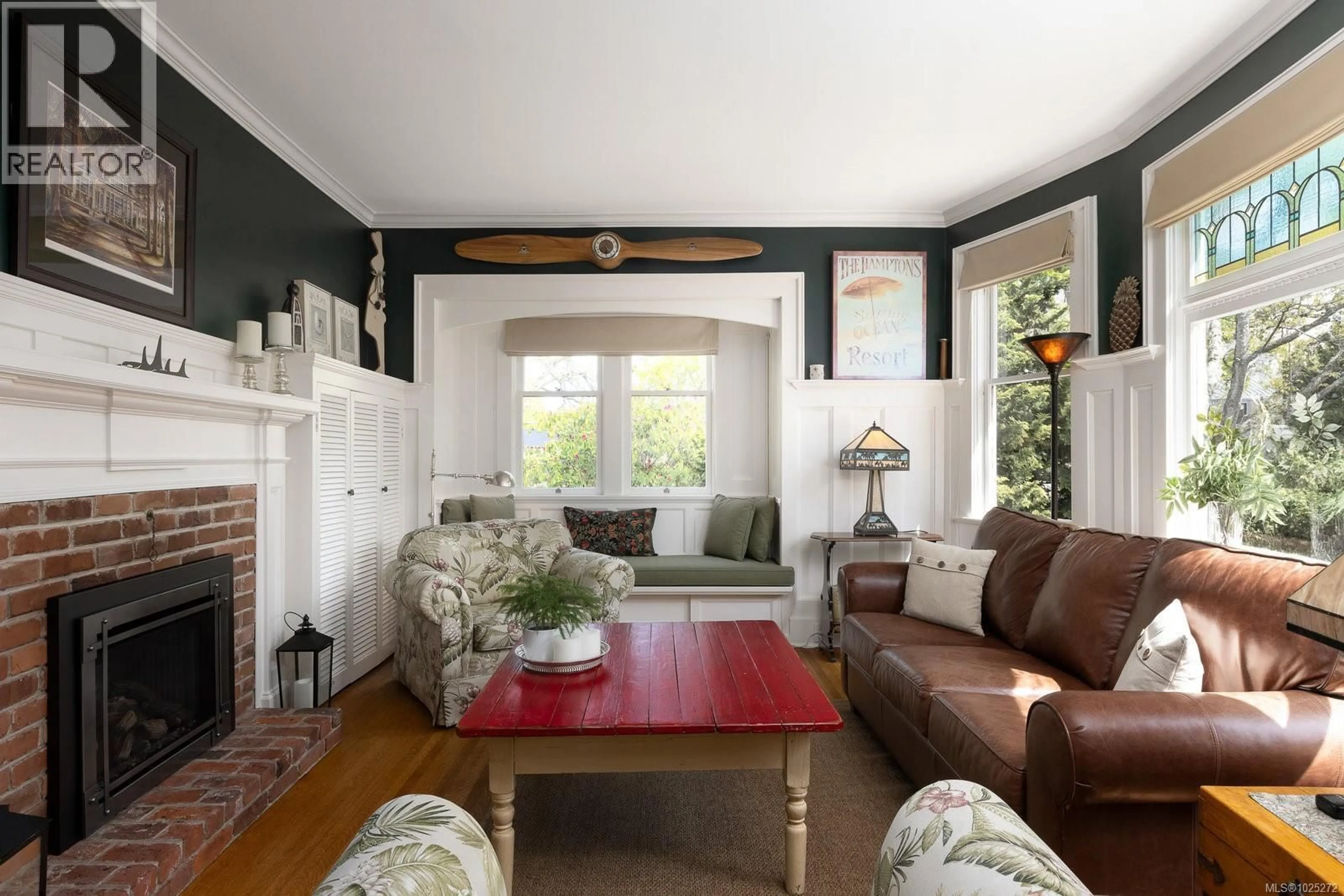 Living room with furniture, unknown for 773 ISLAND ROAD, Oak Bay British Columbia V8S2T8