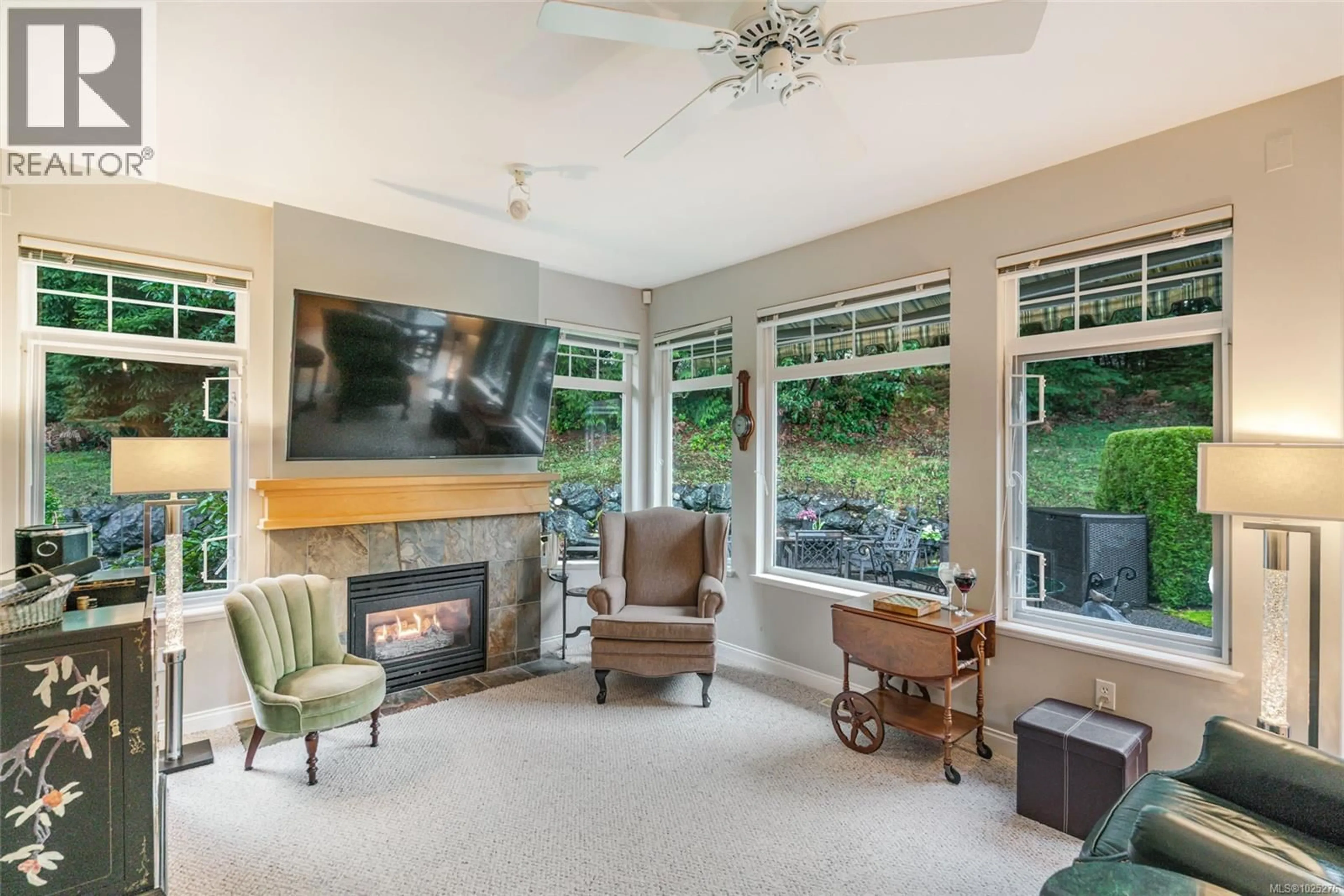Living room with furniture, unknown for 1266 SATURNA DRIVE, Parksville British Columbia V9P2X6