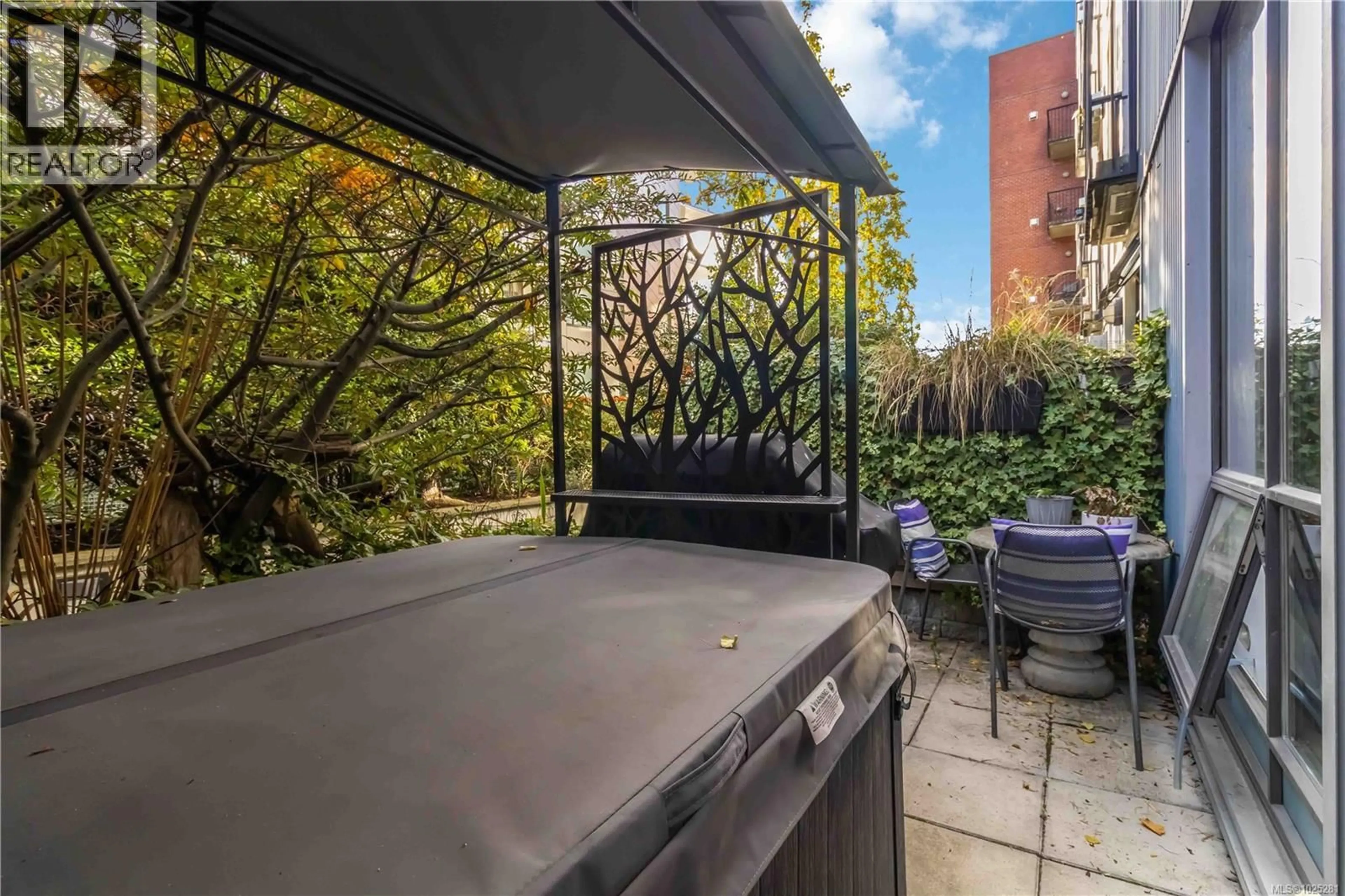 Patio, street for 118 - 409 SWIFT STREET, Victoria British Columbia V8W1S2