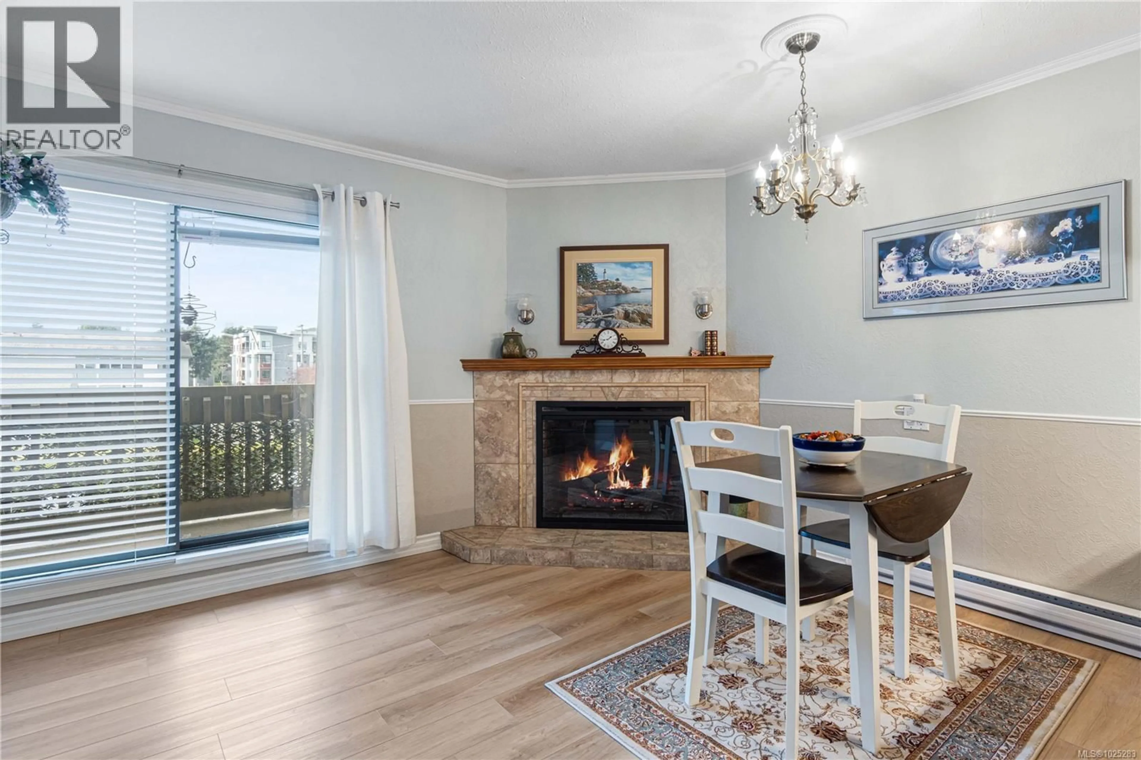 Dining room, wood/laminate floor for 301 - 363 MORISON AVENUE, Parksville British Columbia V9P1P4