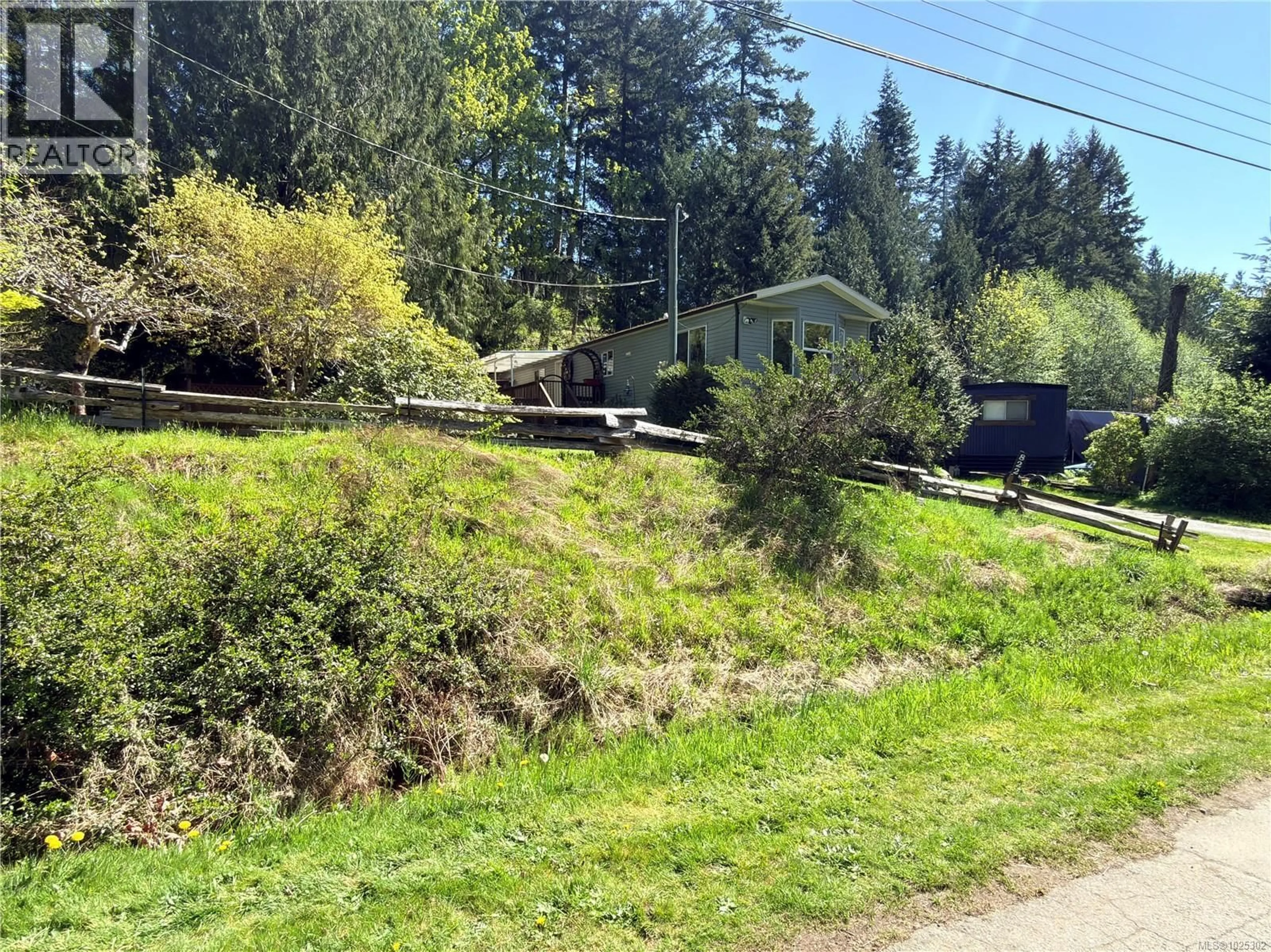 A pic from outside/outdoor area/front of a property/back of a property/a pic from drone, unknown for 822 MILLER ROAD, Parksville British Columbia V9P1Z1