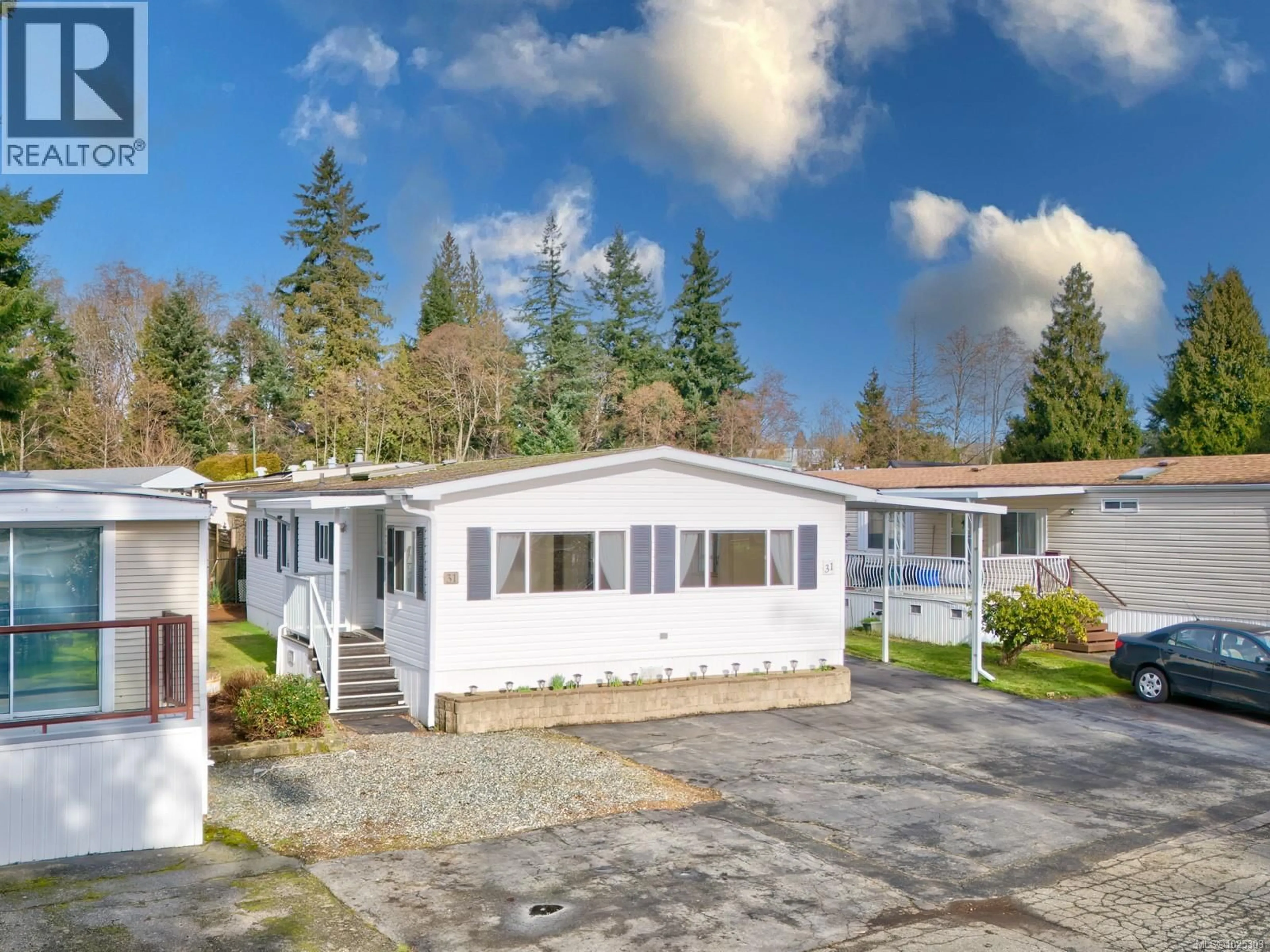 A pic from outside/outdoor area/front of a property/back of a property/a pic from drone, street for 31 - 5854 TURNER ROAD, Nanaimo British Columbia V9T2N6