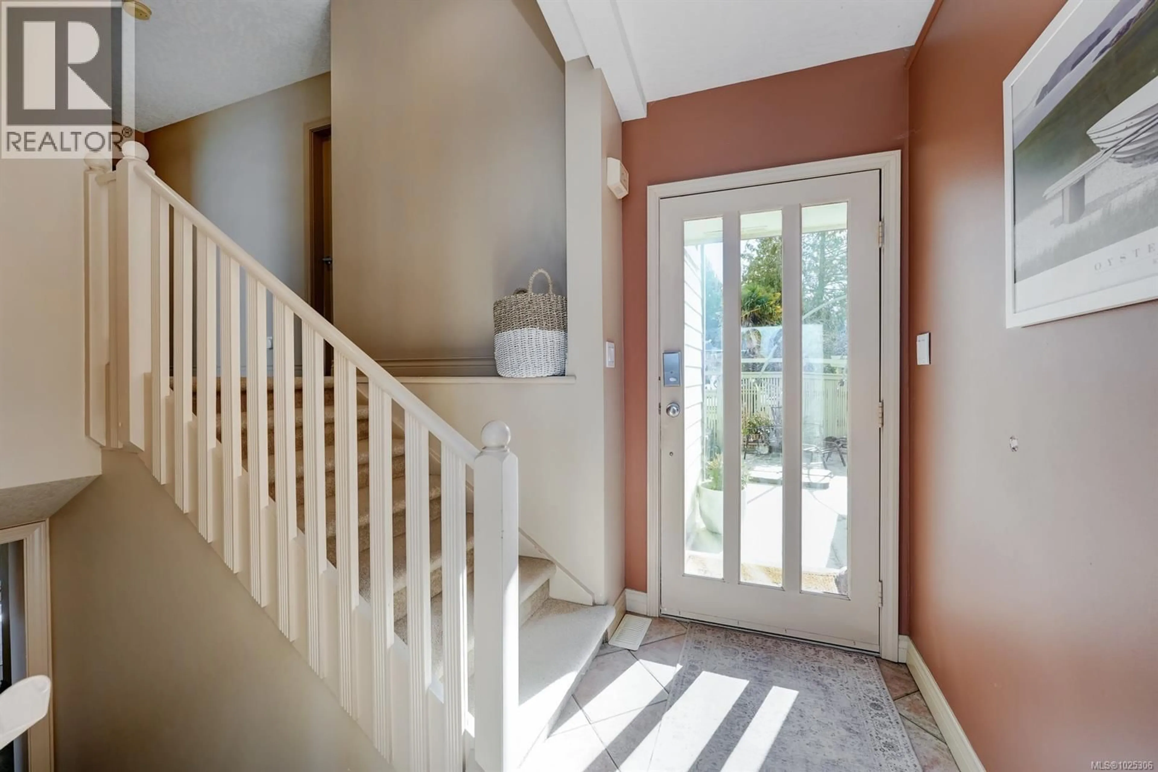 Indoor entryway for 2606 JAMES ISLAND ROAD, Central Saanich British Columbia V8M1V4