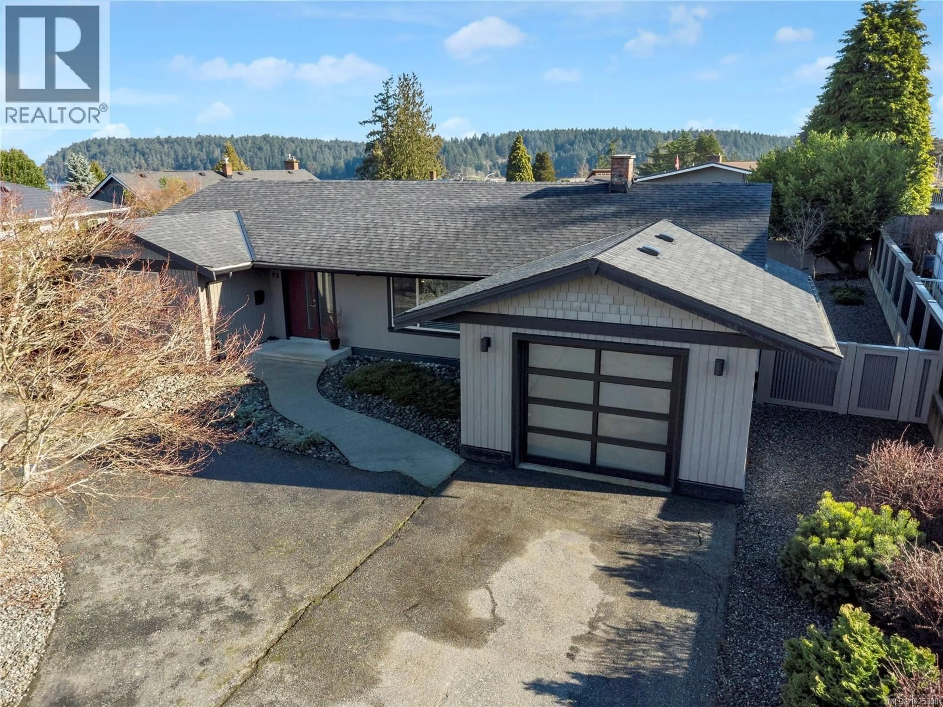 A pic from outside/outdoor area/front of a property/back of a property/a pic from drone, water/lake/river/ocean view for 93 CILAIRE DRIVE, Nanaimo British Columbia V9S3C9