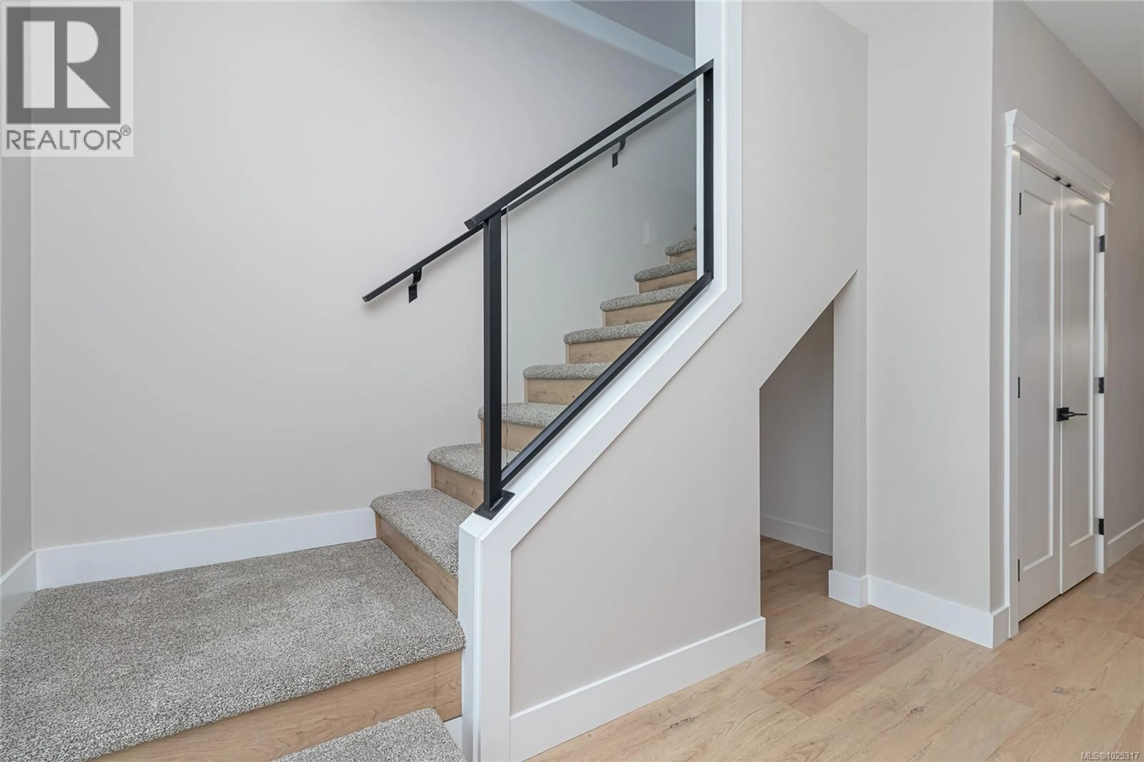 Stairs for 1383 SANDSTONE LANE, Langford British Columbia V9B7A2