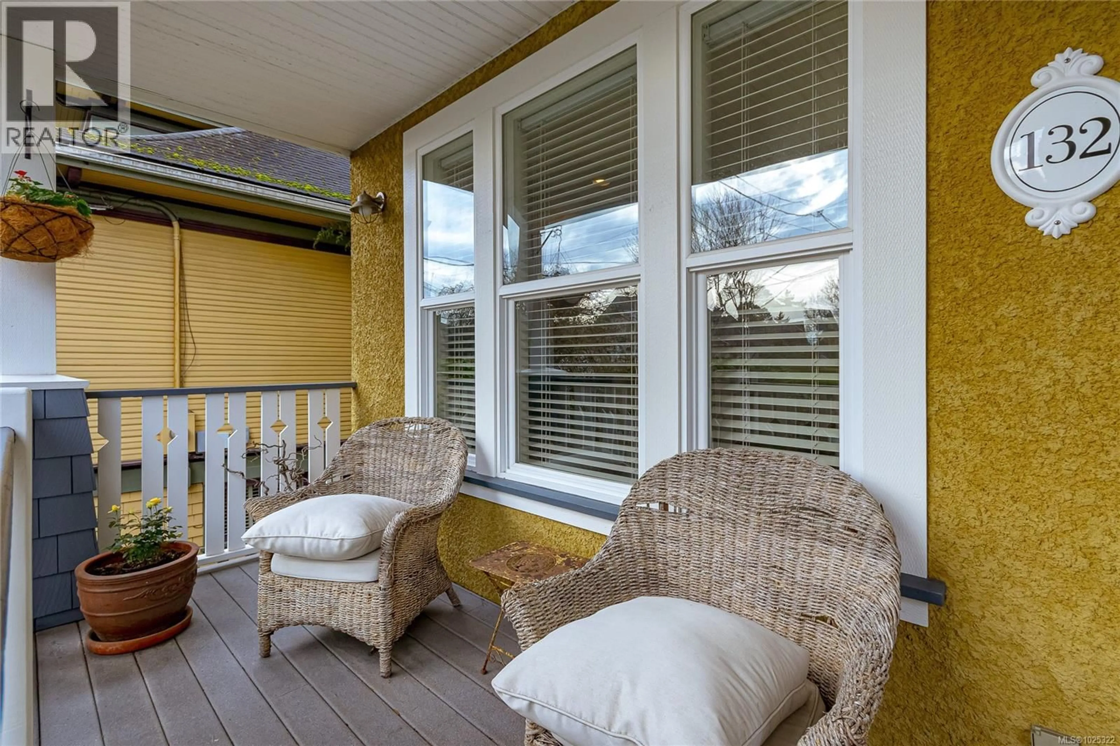 Patio, street for 132 CLARENCE STREET, Victoria British Columbia V8V2J2