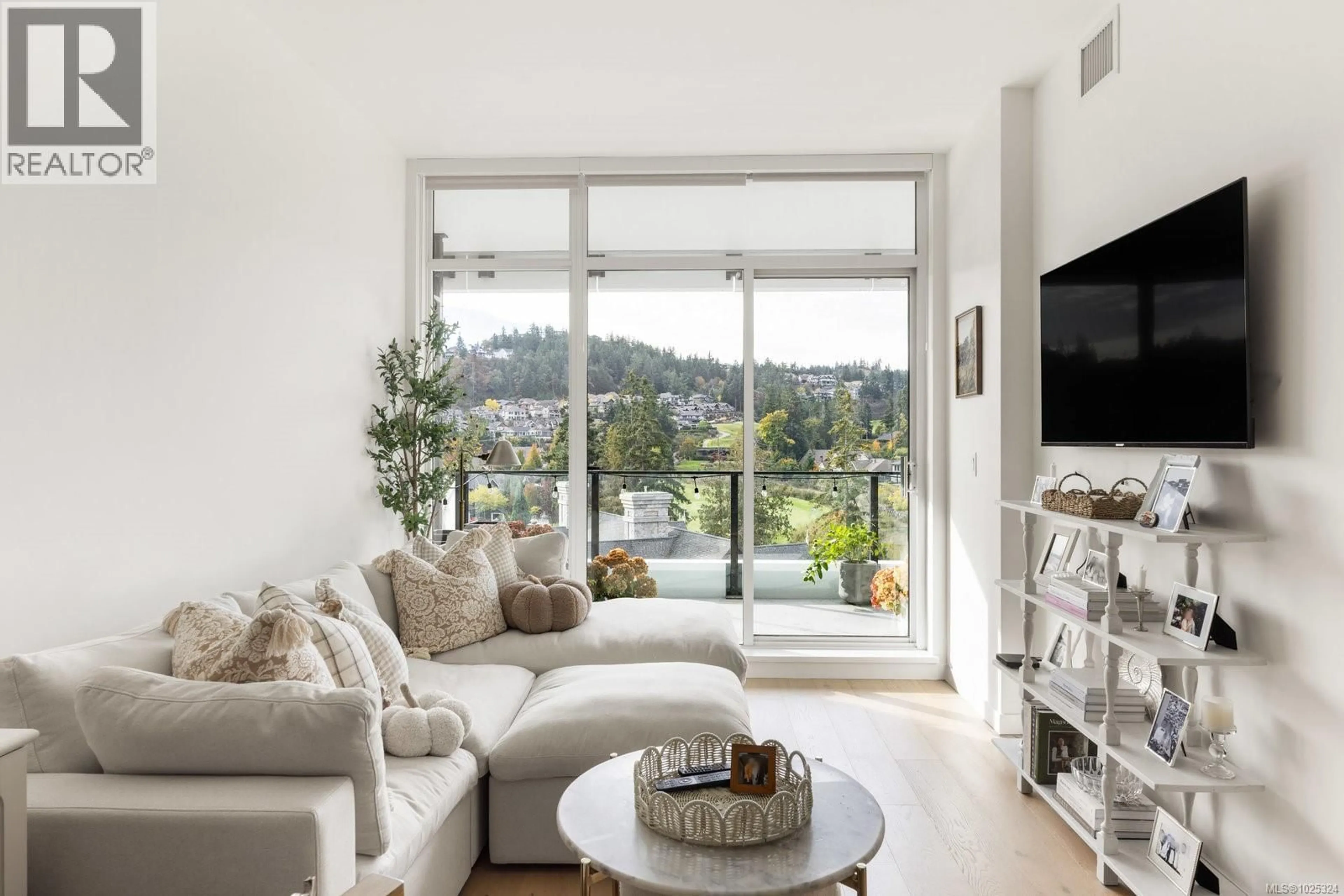 Living room with furniture, unknown for 1413 - 2000 HANNINGTON ROAD, Langford British Columbia V9B6R6