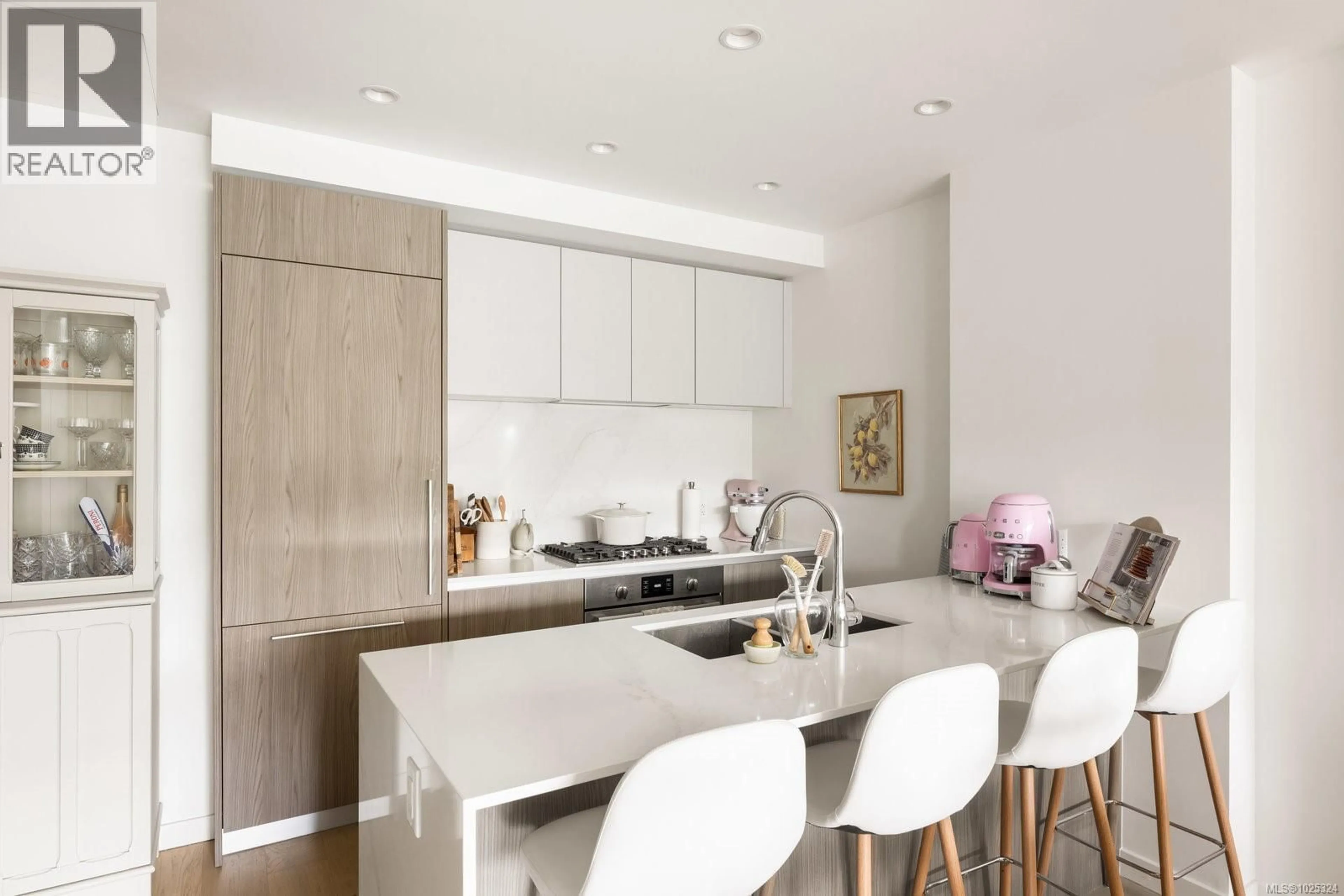 Contemporary kitchen, unknown for 1413 - 2000 HANNINGTON ROAD, Langford British Columbia V9B6R6