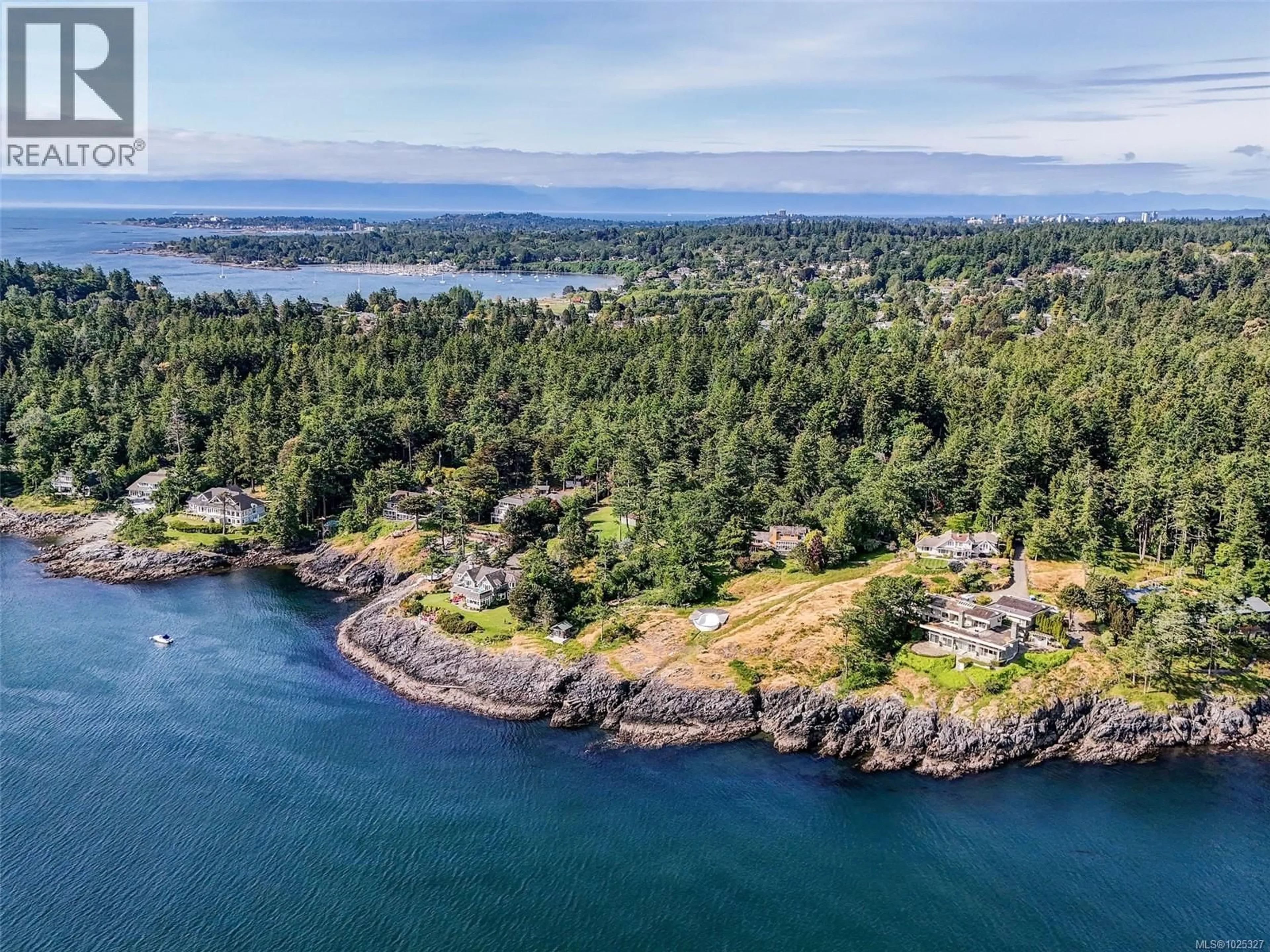 A pic from outside/outdoor area/front of a property/back of a property/a pic from drone, water/lake/river/ocean view for 2550 QUEENSWOOD DRIVE, Saanich British Columbia V8N1X5