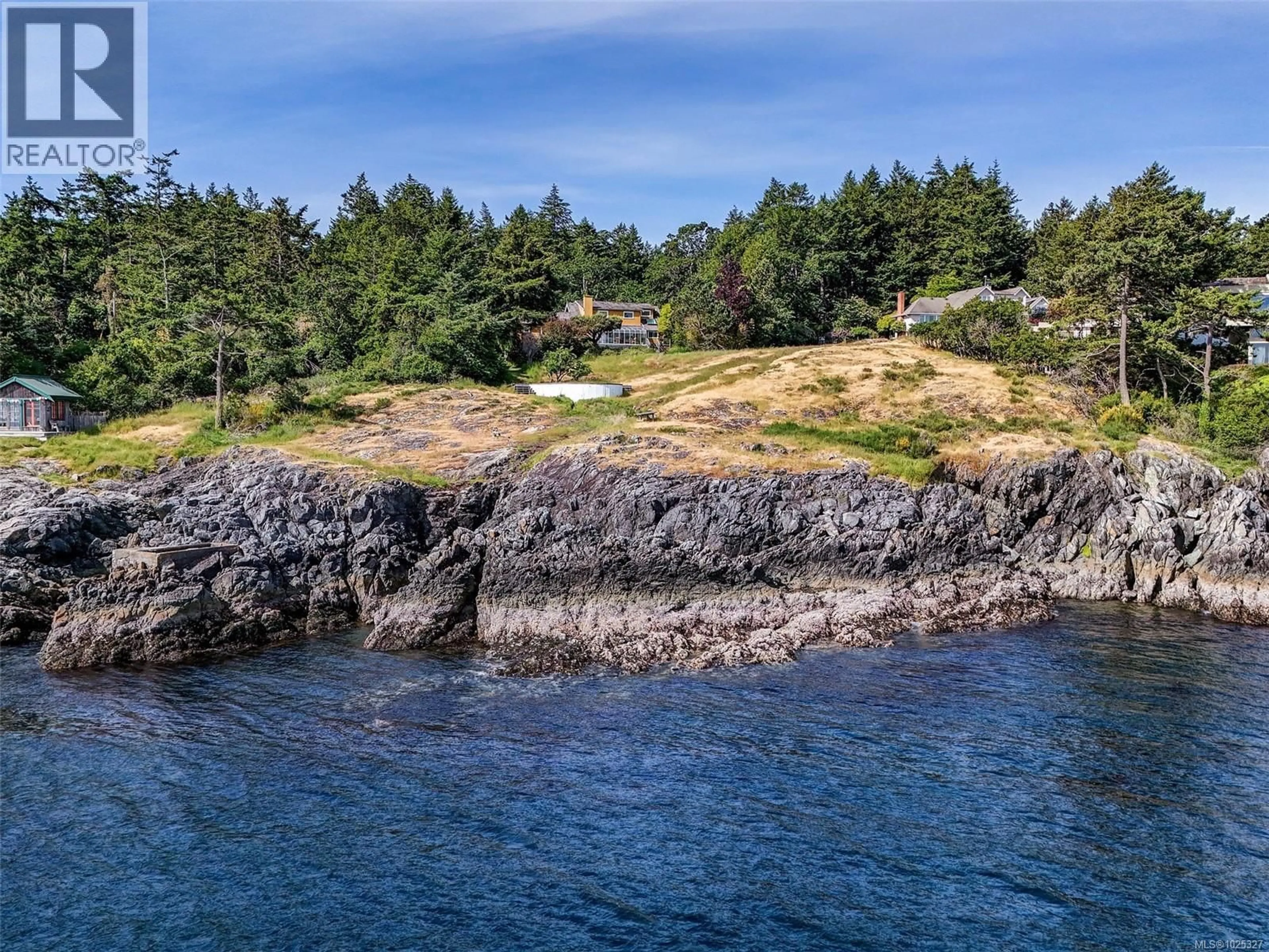 Blurry image for 2550 QUEENSWOOD DRIVE, Saanich British Columbia V8N1X5