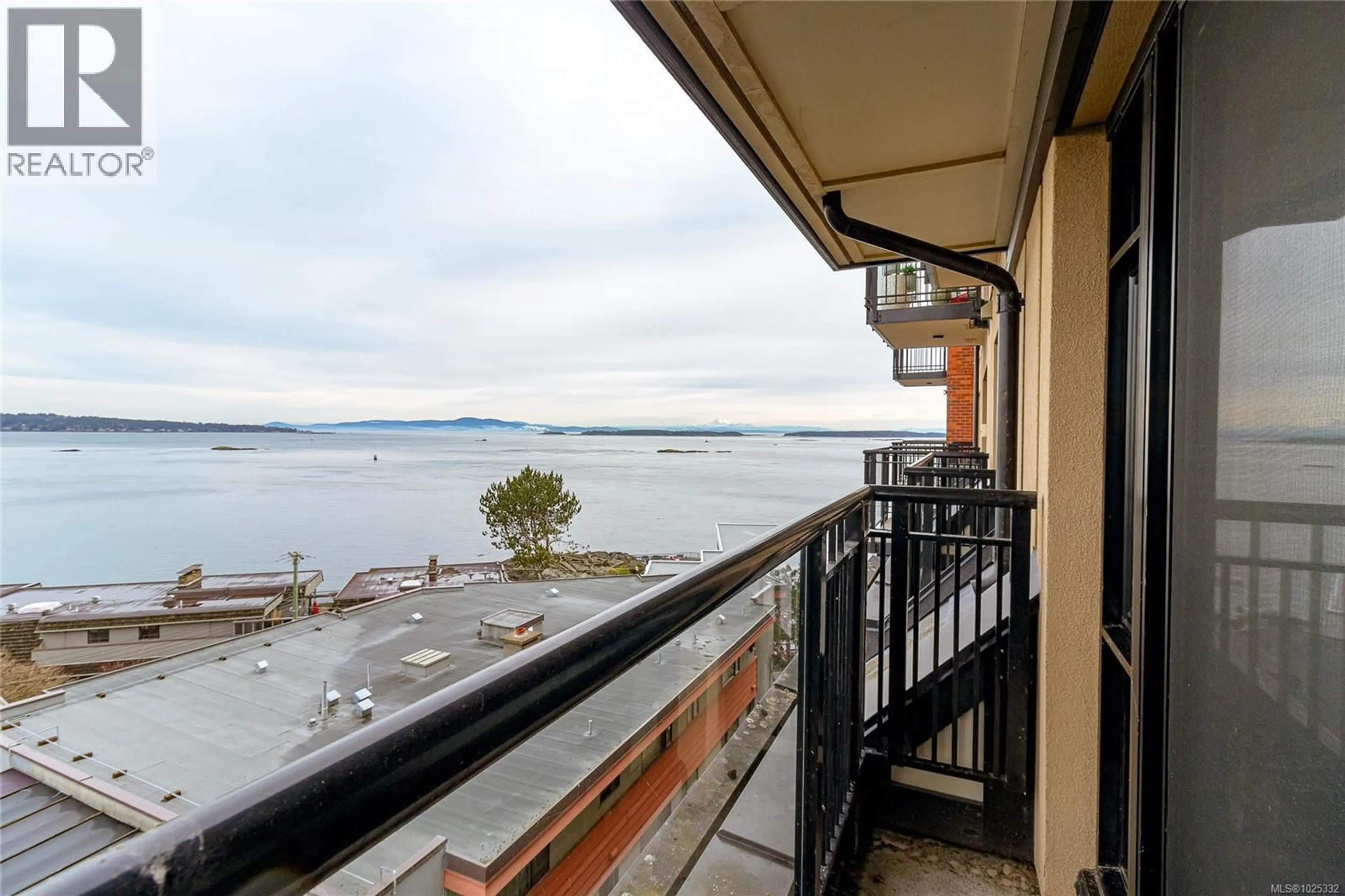 Balcony in the apartment, water/lake/river/ocean view for 405 - 1175 BEACH DRIVE, Oak Bay British Columbia V8S2N2