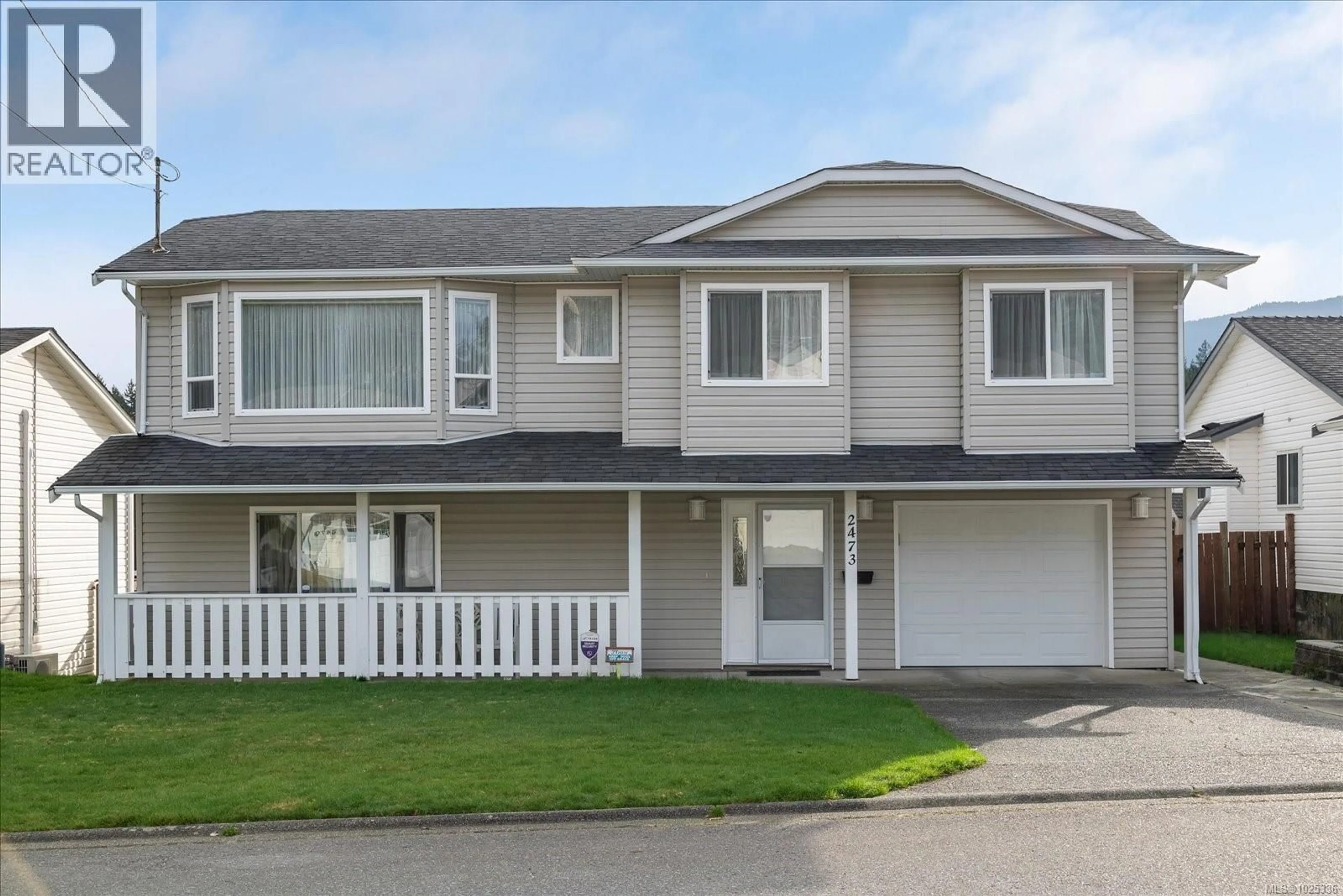 Home with vinyl exterior material, street for 2473 NADELY CRESCENT, Nanaimo British Columbia V9T5T1