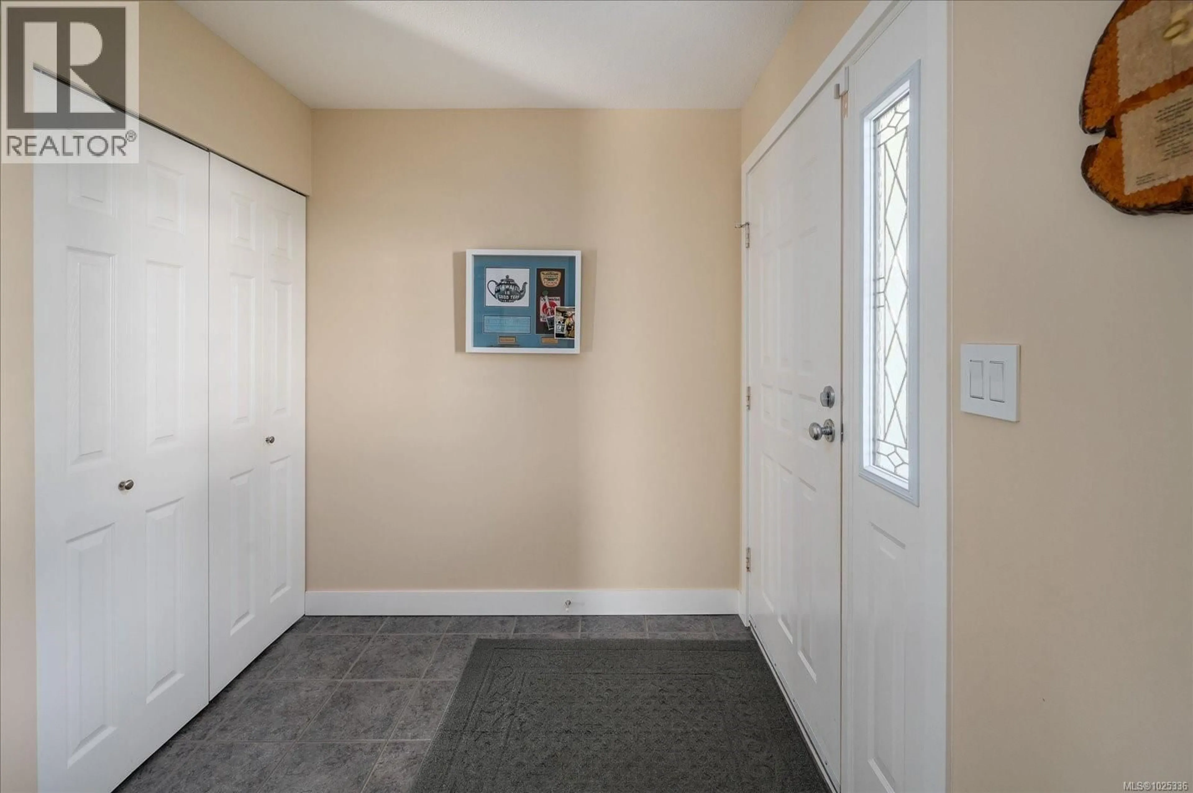 Indoor entryway for 2473 NADELY CRESCENT, Nanaimo British Columbia V9T5T1