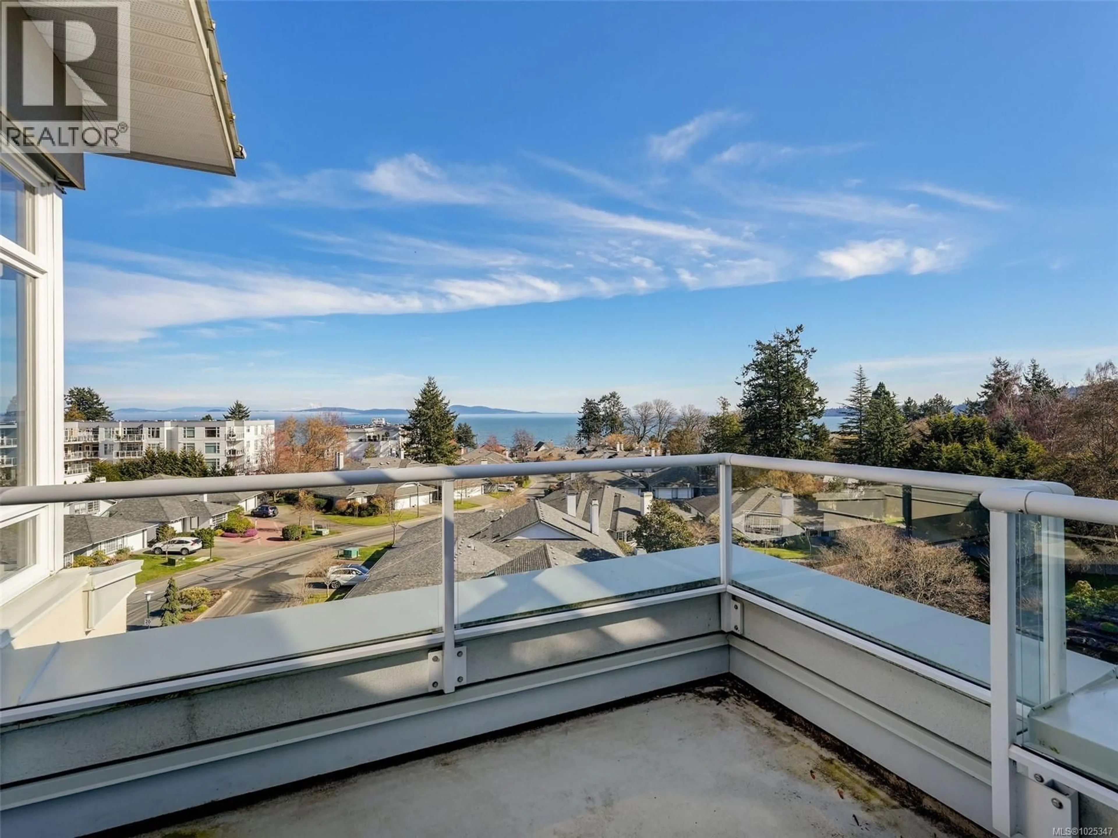 Balcony in the apartment, water/lake/river/ocean view for 505 - 5110 CORDOVA BAY ROAD, Saanich British Columbia V8Y2K5