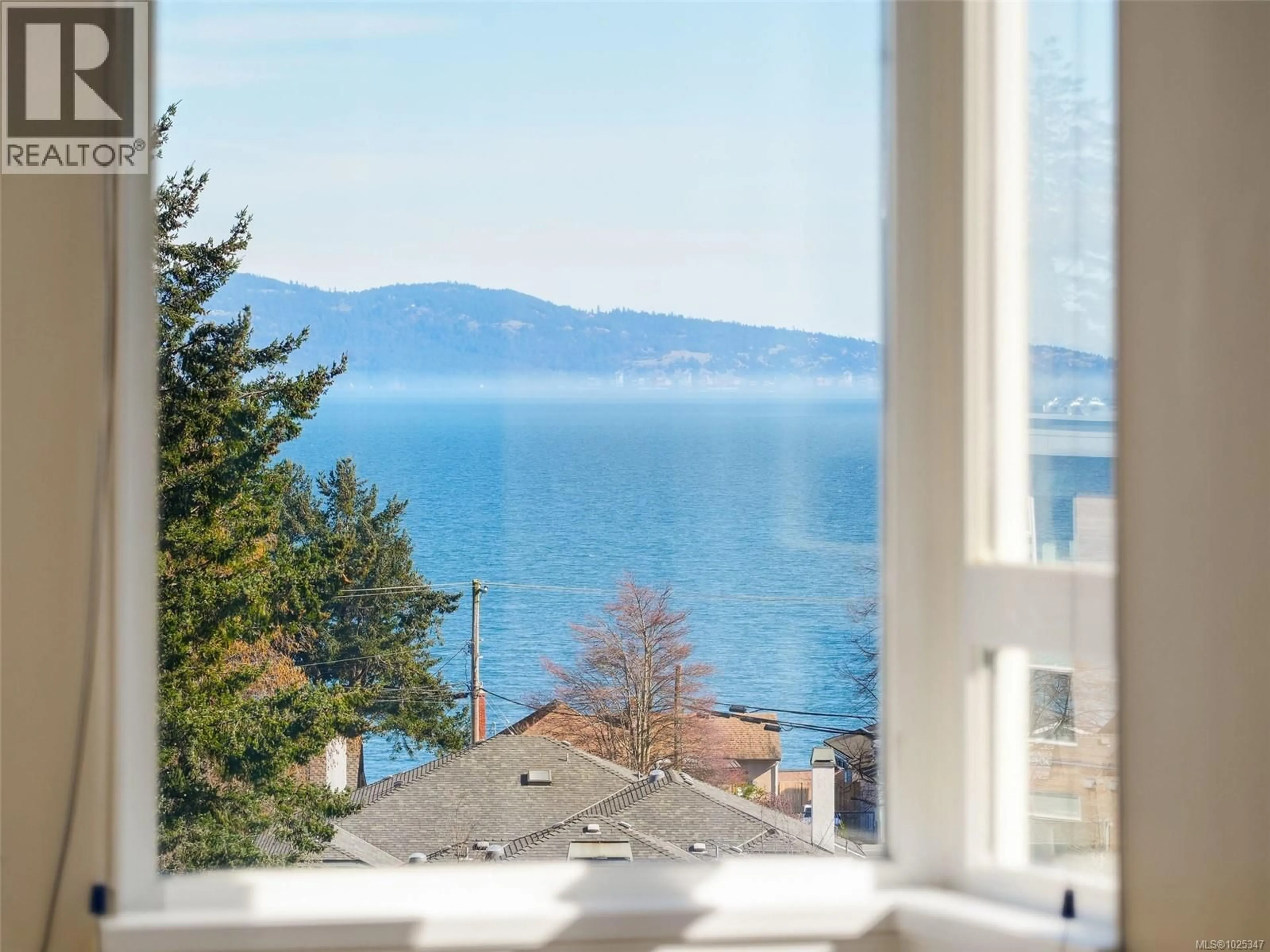 Balcony in the apartment, water/lake/river/ocean view for 505 - 5110 CORDOVA BAY ROAD, Saanich British Columbia V8Y2K5