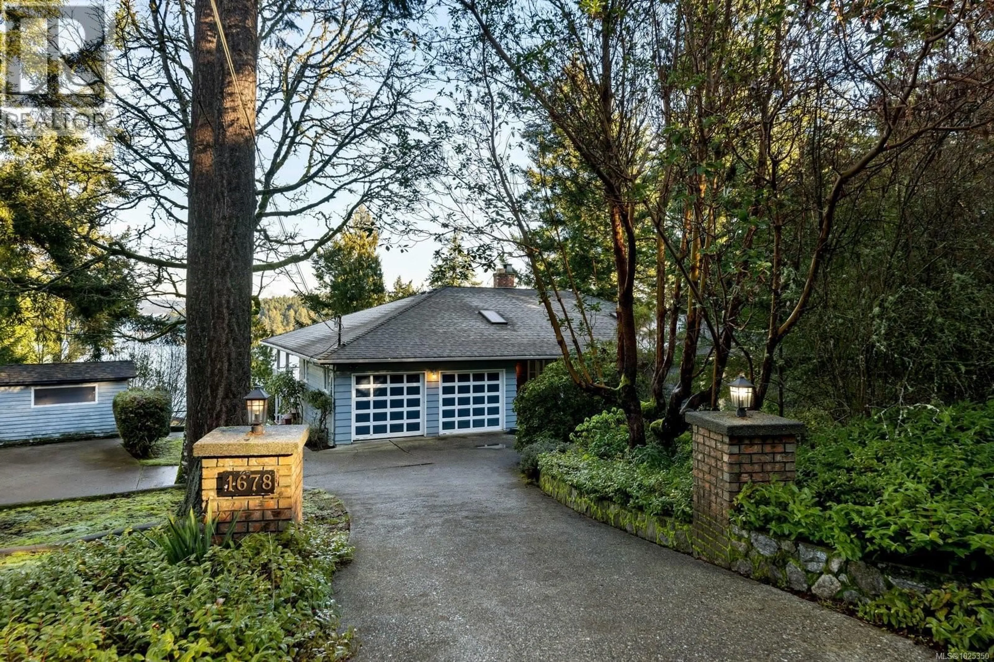 Unknown for 1678 LANDS END ROAD, North Saanich British Columbia V8L5L5