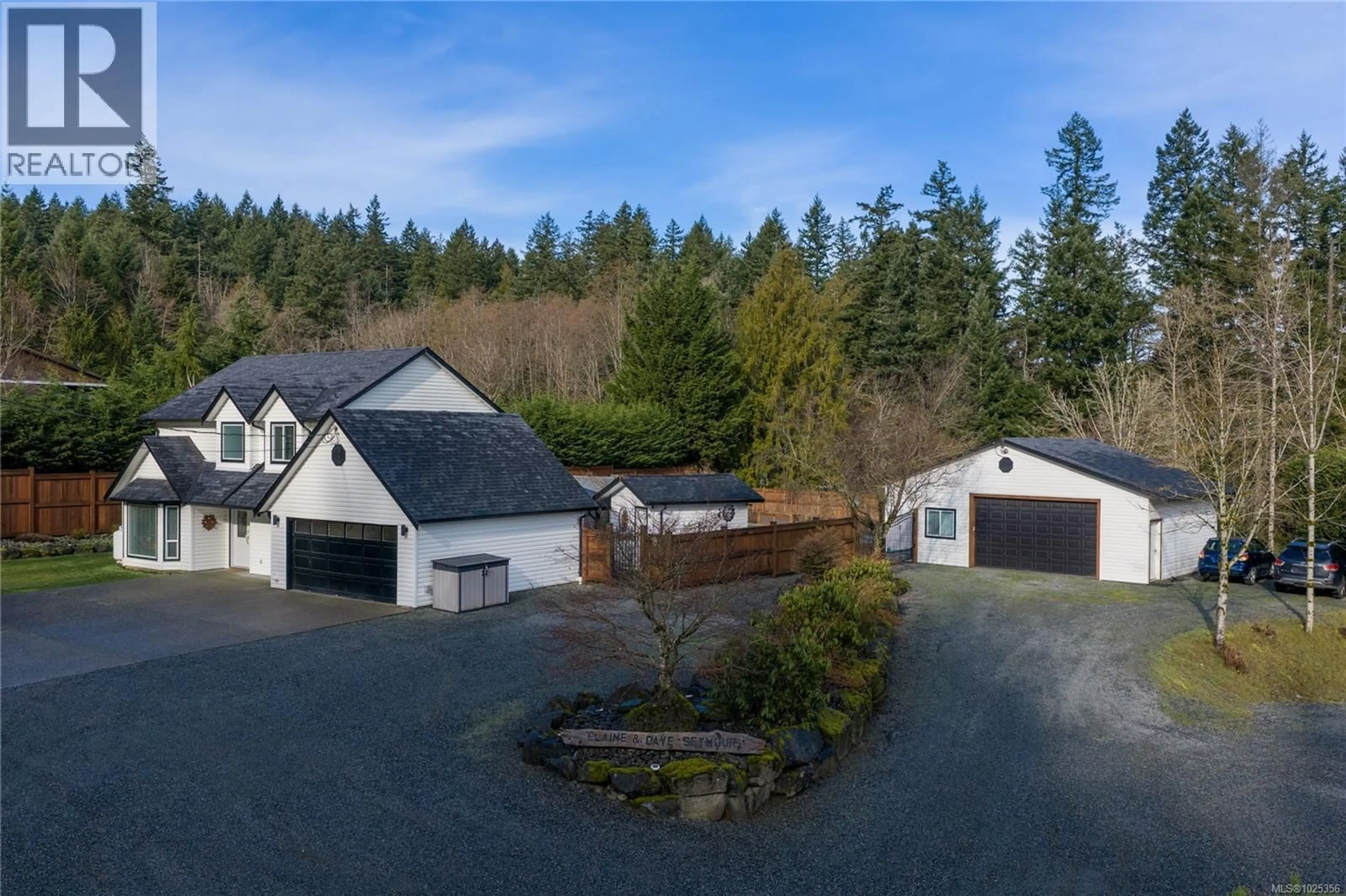 A pic from outside/outdoor area/front of a property/back of a property/a pic from drone, unknown for 3180 WEST ROAD, Nanaimo British Columbia V9R6X1