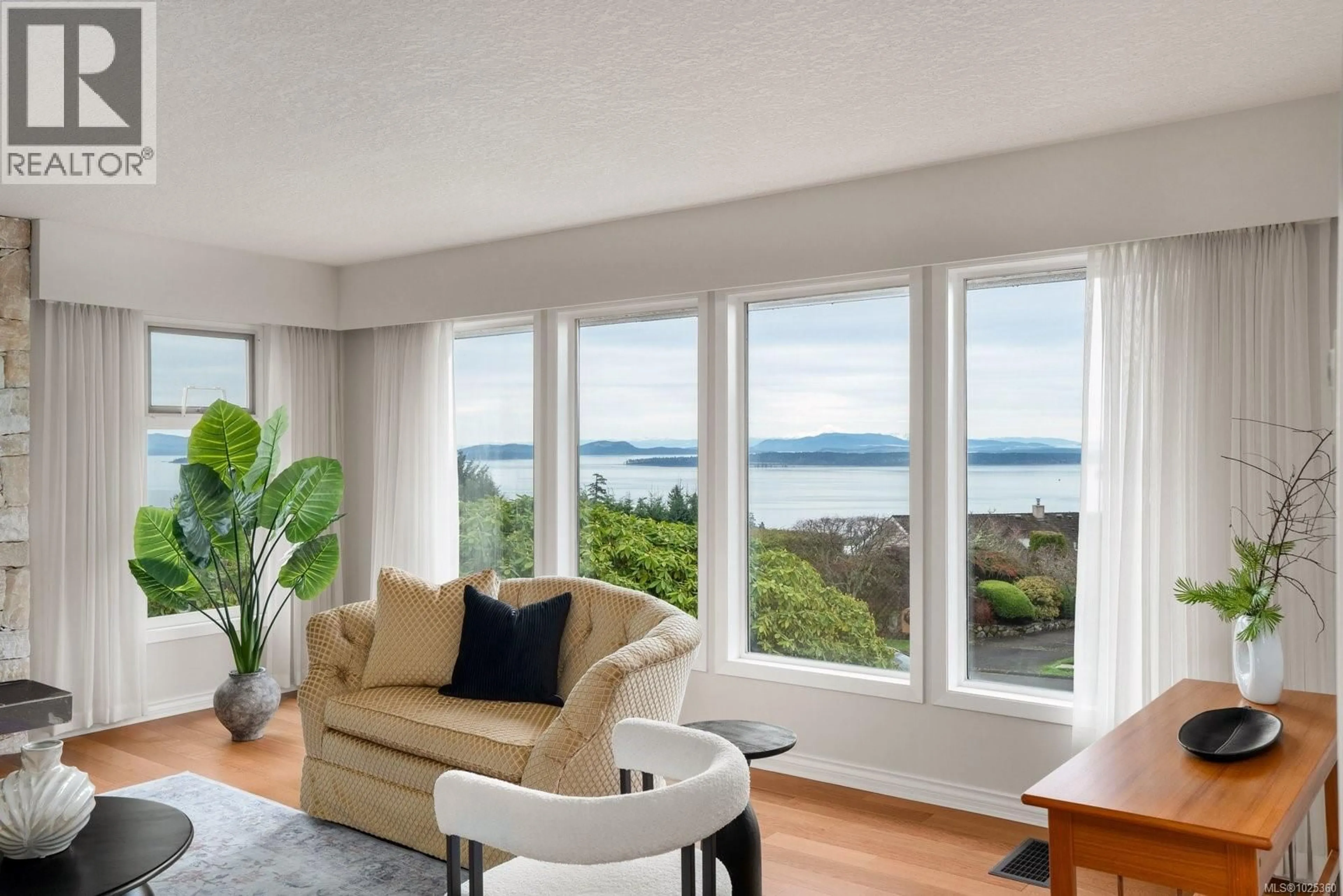 Living room with furniture, unknown for 8756 PENDER PARK DRIVE, North Saanich British Columbia V8L3Z5