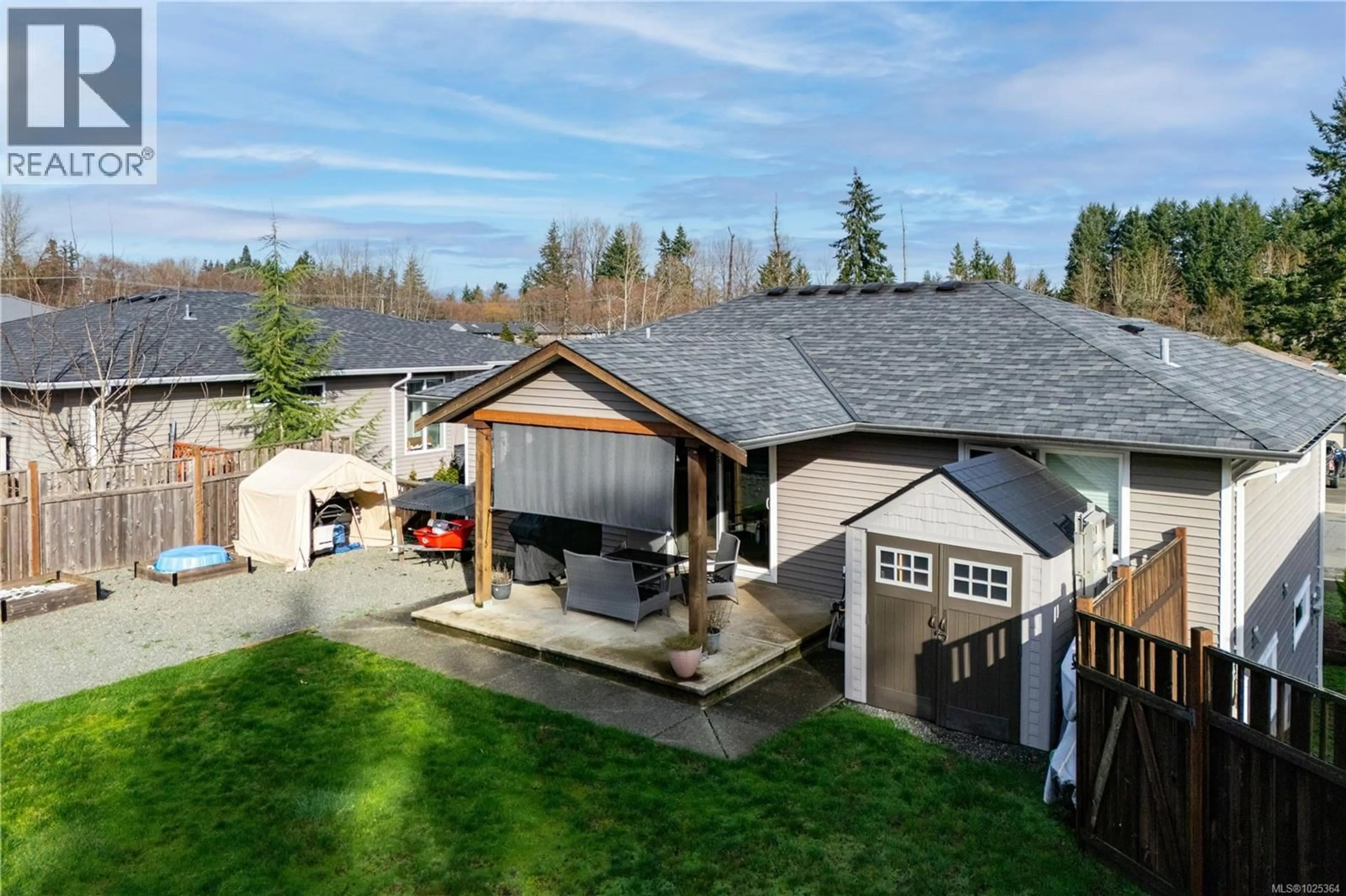 A pic from outside/outdoor area/front of a property/back of a property/a pic from drone, unknown for 2087 LAMBERT DRIVE, Courtenay British Columbia V9N9C9