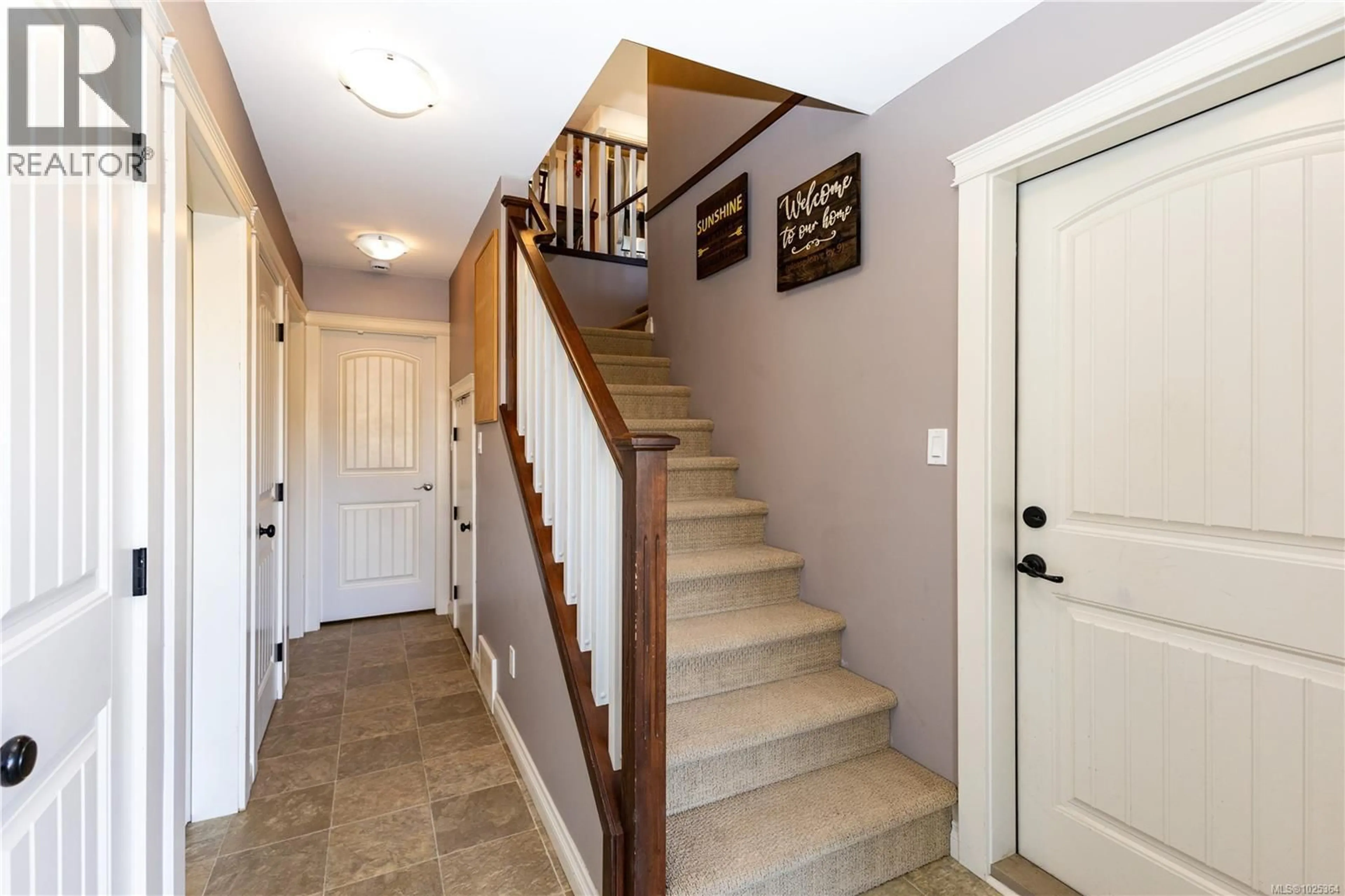 Indoor entryway for 2087 LAMBERT DRIVE, Courtenay British Columbia V9N9C9