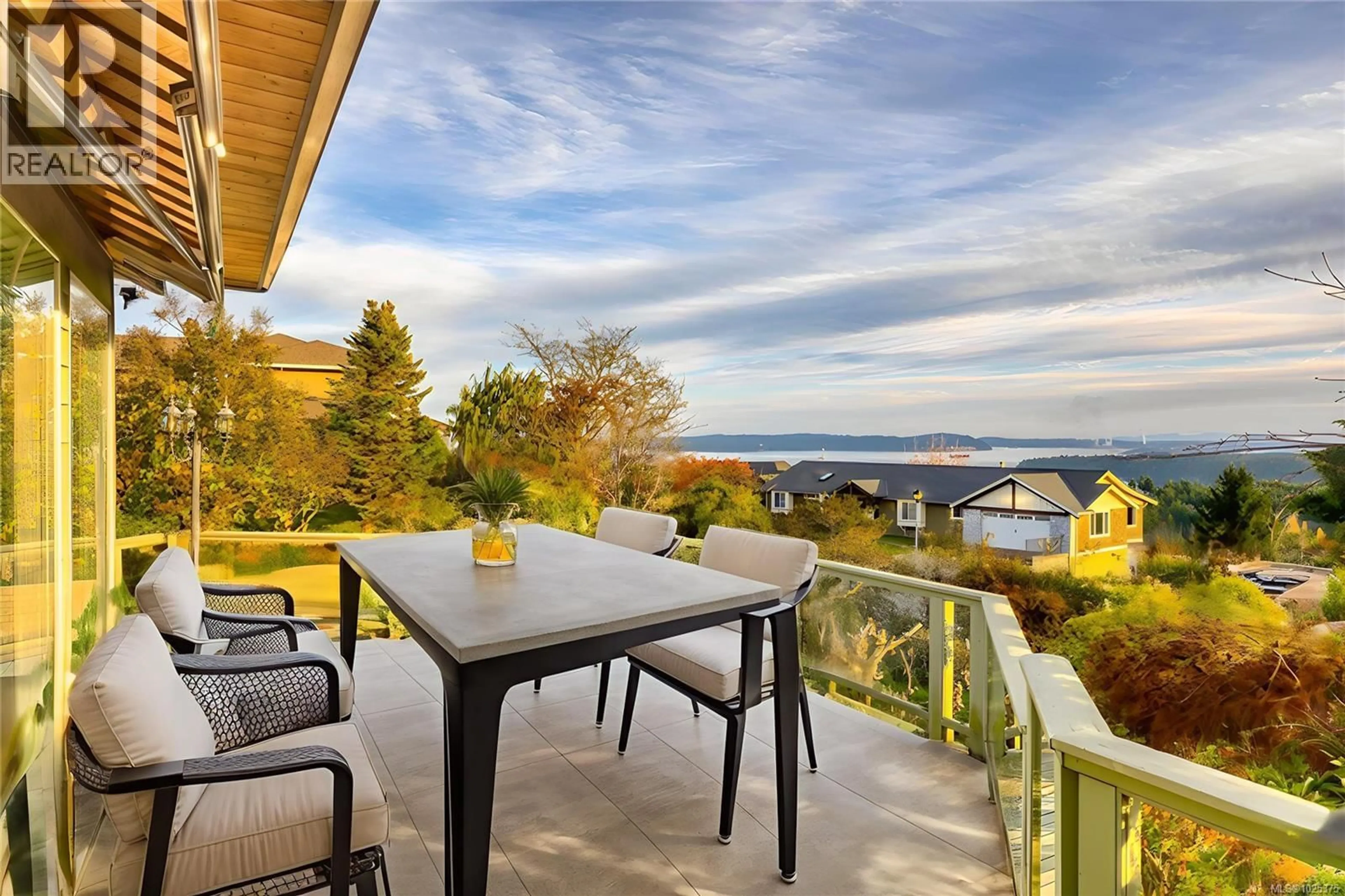 Patio, water/lake/river/ocean view for 3688 GLEN OAKS DRIVE, Nanaimo British Columbia V9T5A1