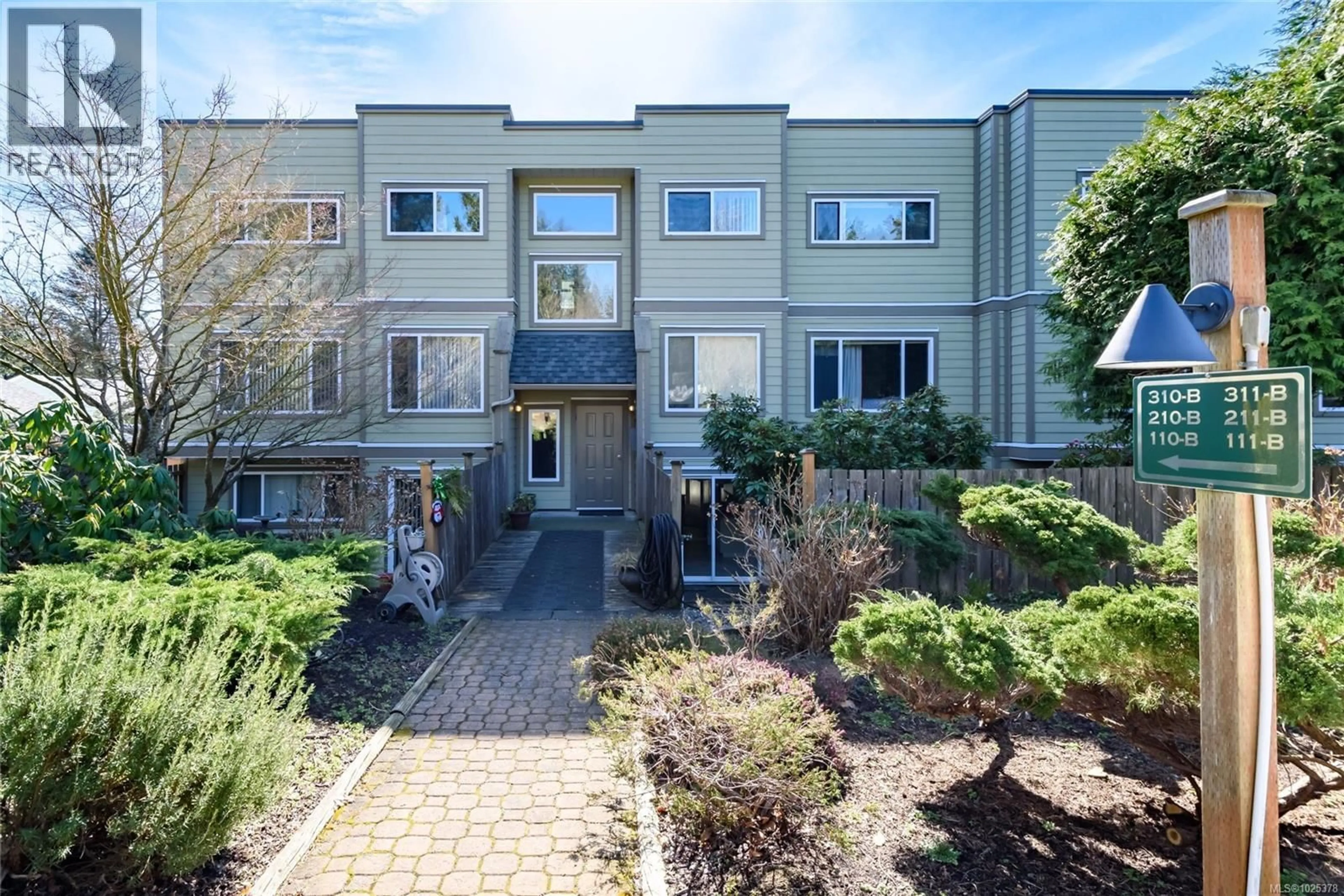 A pic from outside/outdoor area/front of a property/back of a property/a pic from drone, street for 111 - 2250 MANOR PLACE, Comox British Columbia V9M1C5