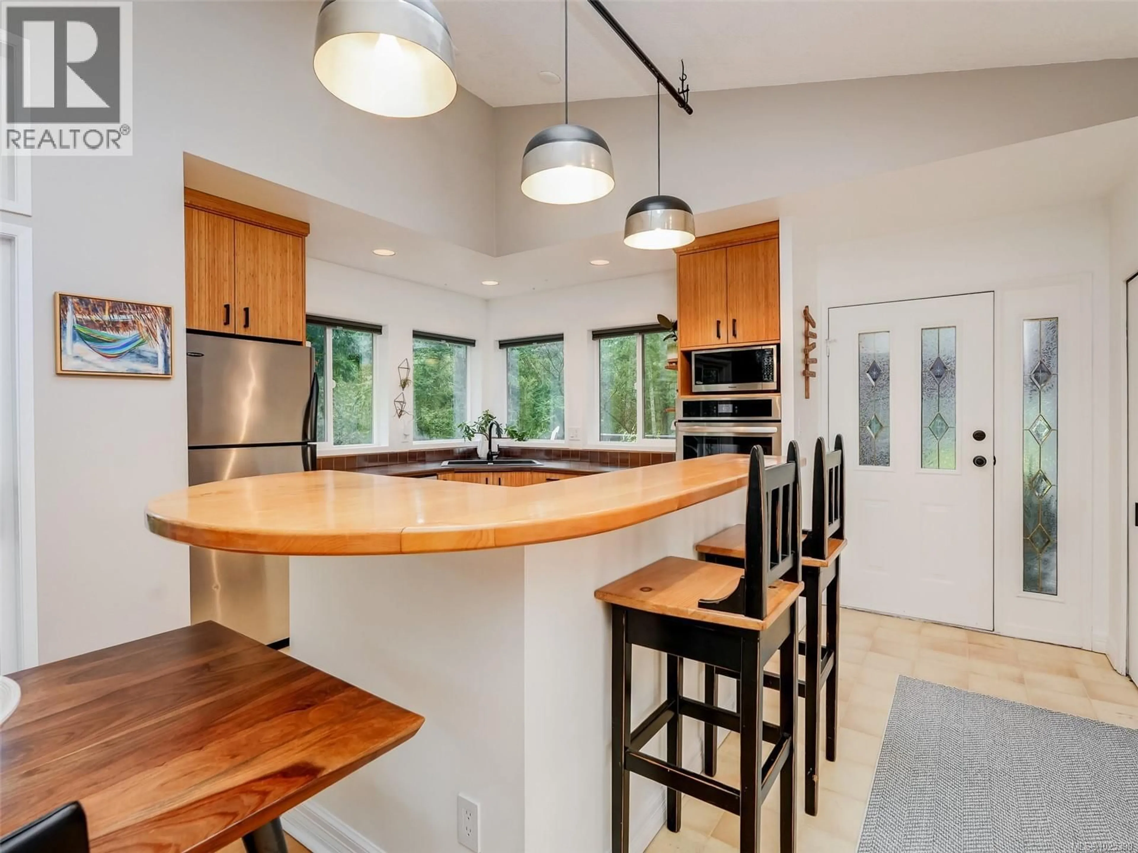 Open concept kitchen, unknown for 275 MOSS HILL PLACE, Metchosin British Columbia V9C3Z2