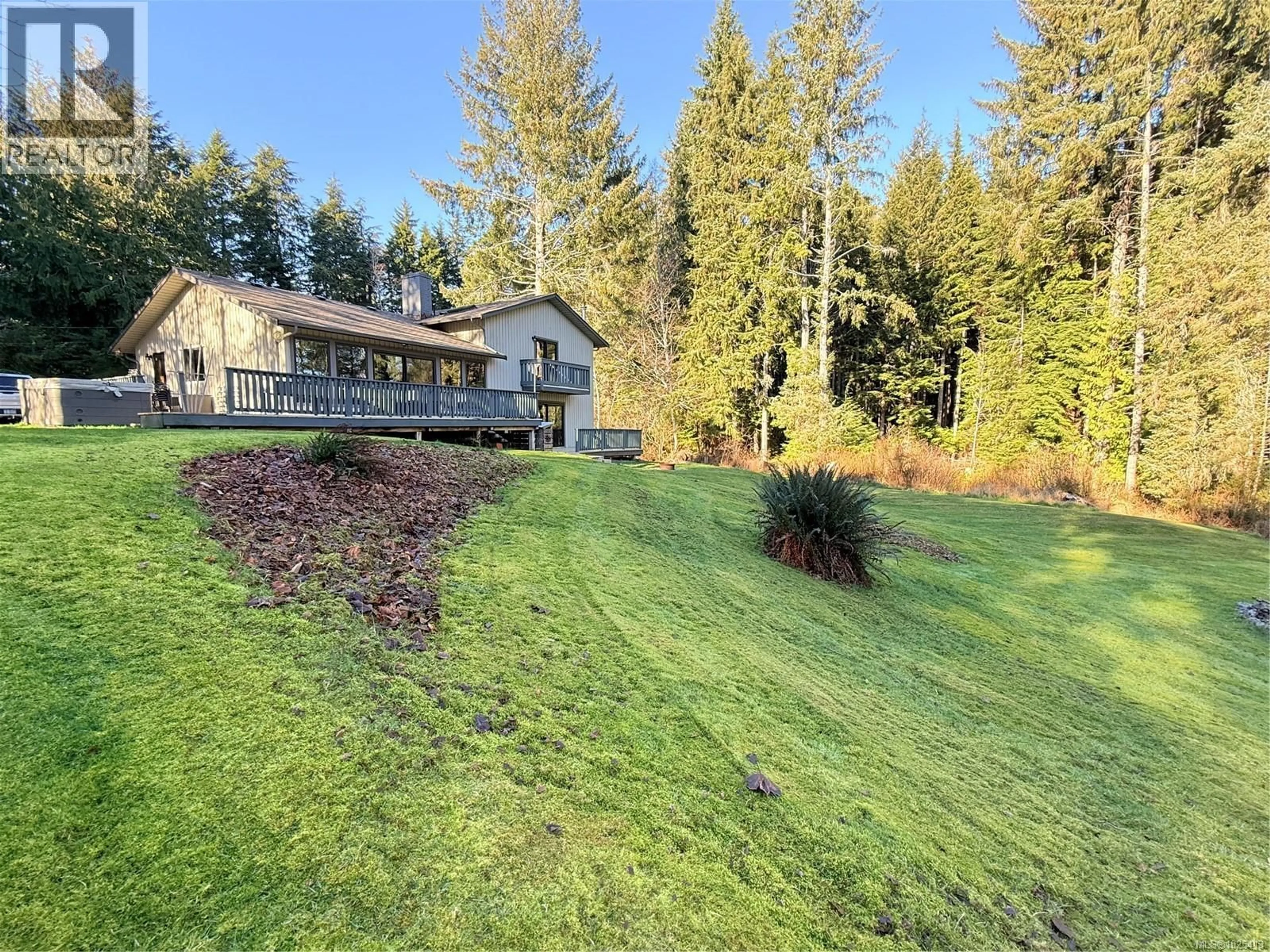 A pic from outside/outdoor area/front of a property/back of a property/a pic from drone, unknown for 980 NICHOLSON ROAD, Hyde Creek British Columbia V0N2R0