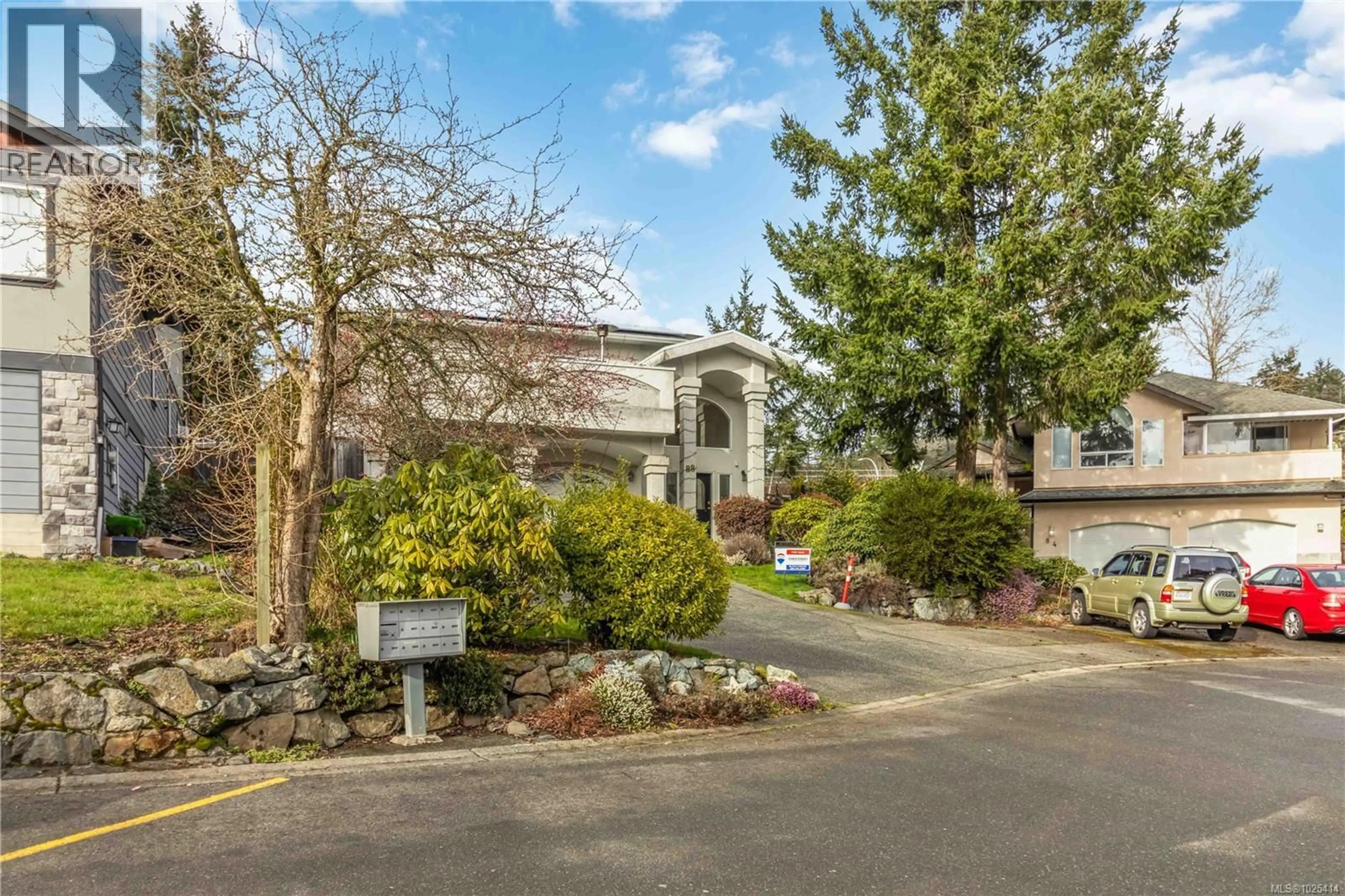 Indoor foyer for 88 CHILCO RIDGE PLACE, View Royal British Columbia V9B5Z7