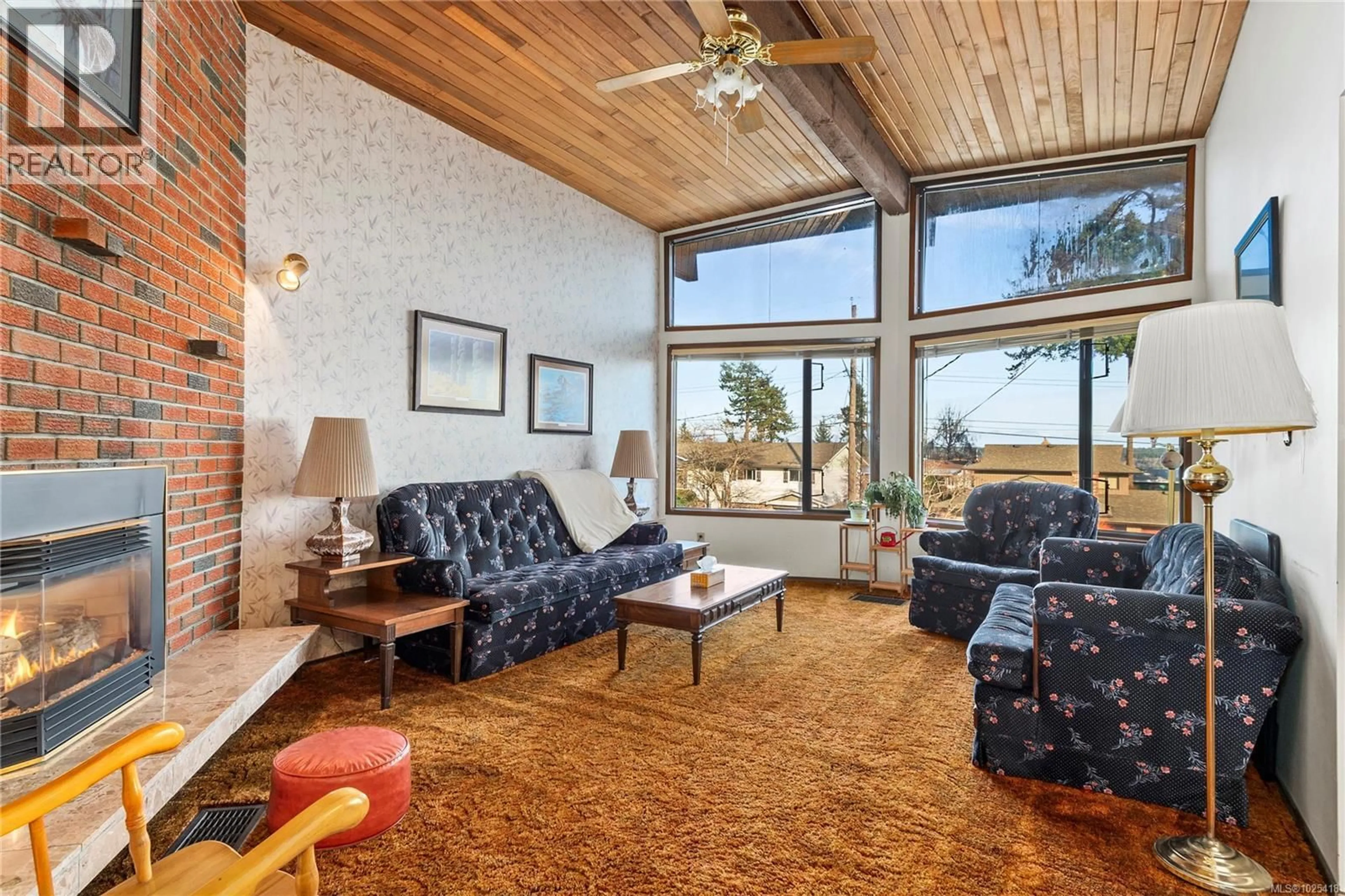 Living room with furniture, unknown for 500 CORMORANT ROAD, Campbell River British Columbia V9W5Z6