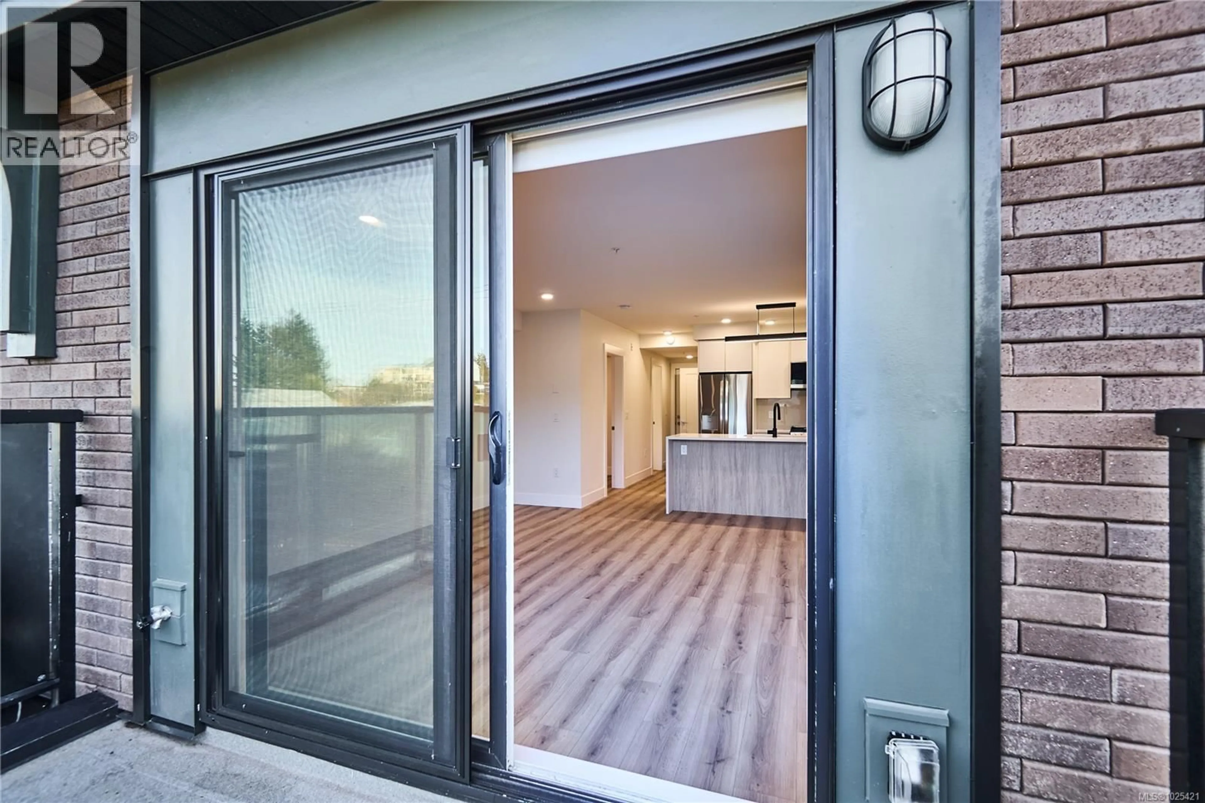 Indoor entryway for 308 - 45 HALIBURTON STREET, Nanaimo British Columbia V9R4V6