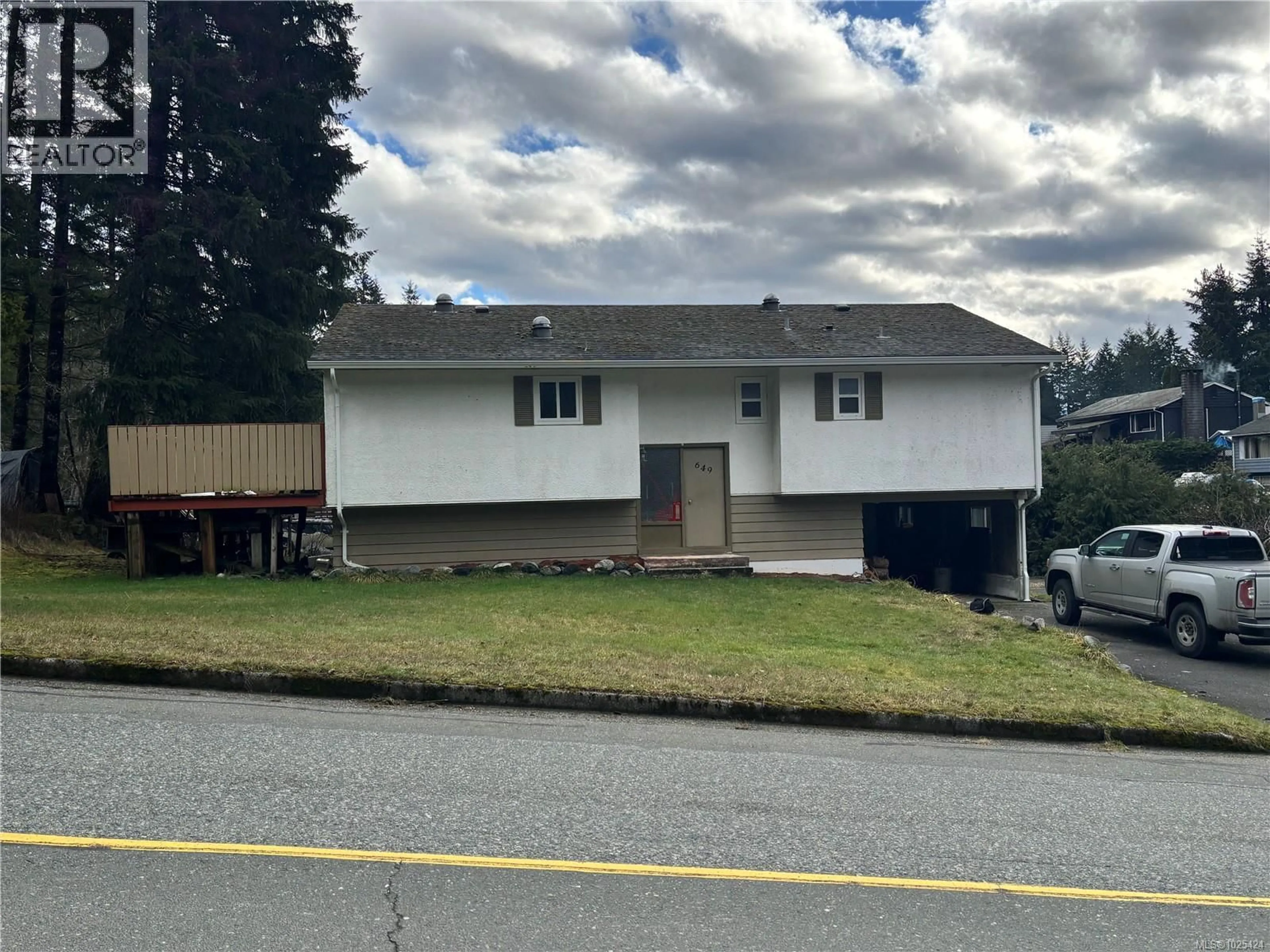Home with vinyl exterior material, street for 649 NIMPKISH DRIVE, Gold River British Columbia V0P1G0