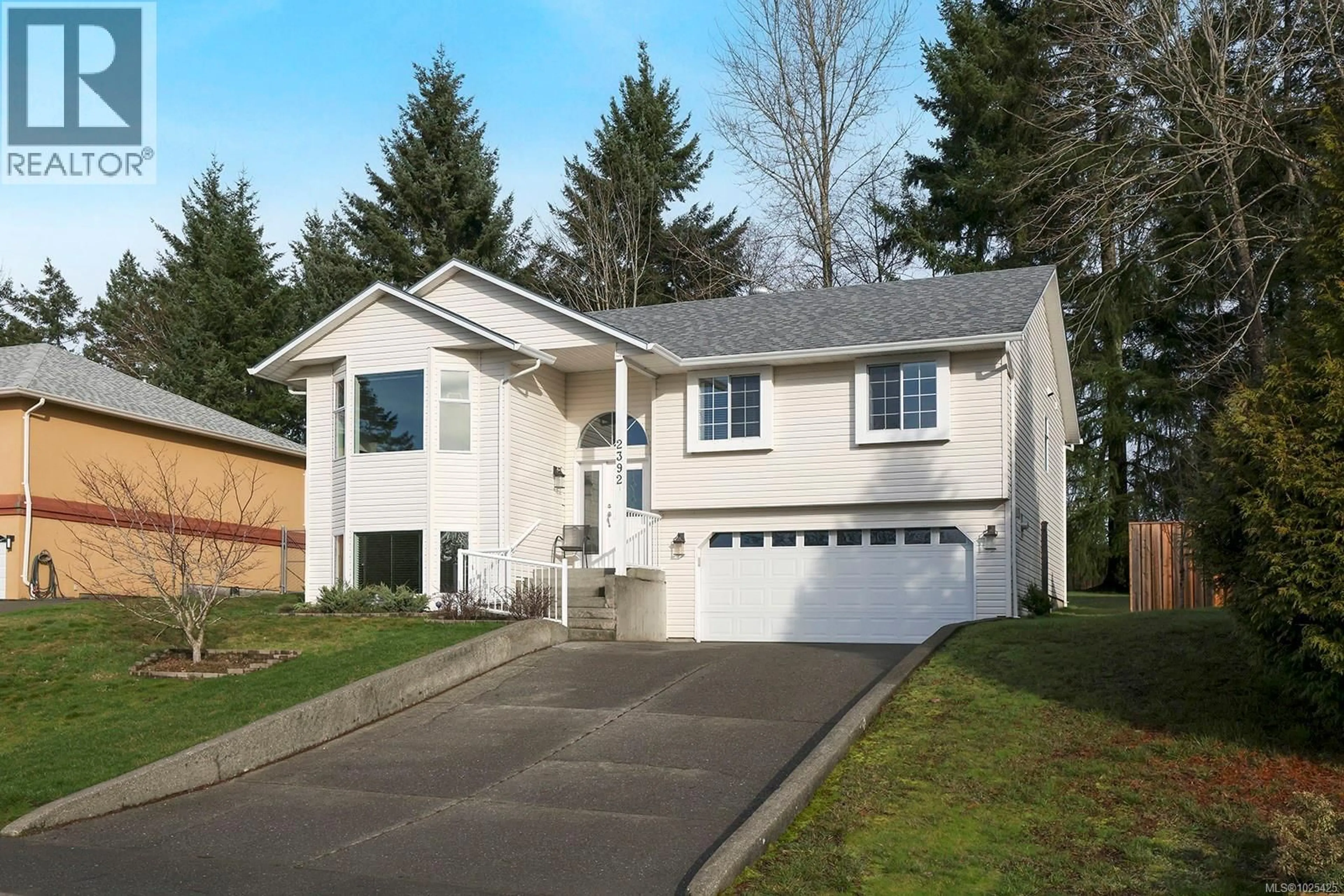 Home with vinyl exterior material, street for 2392 VALLEY VIEW DRIVE, Courtenay British Columbia V9N8S5