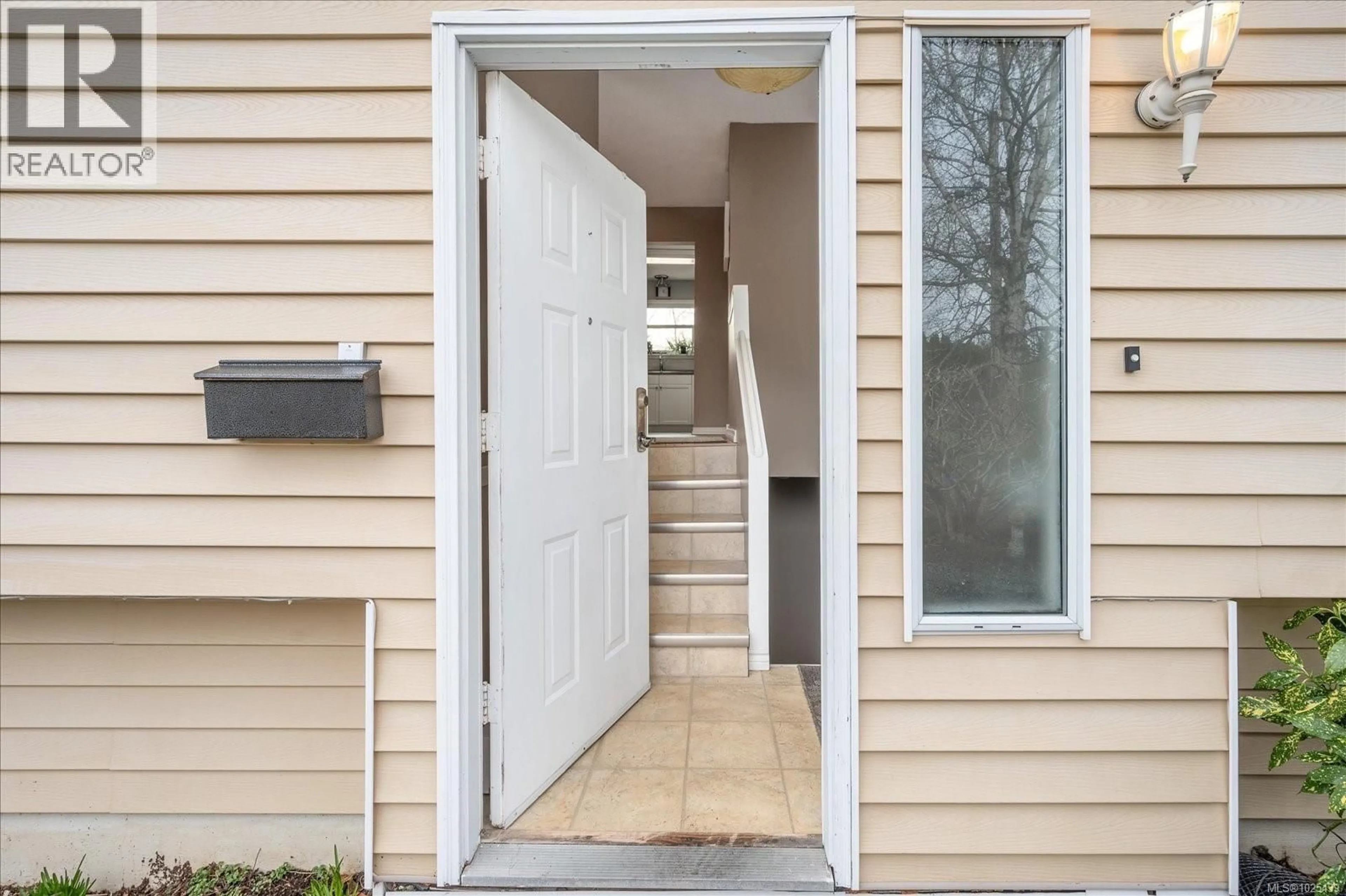 Unknown for 2217 FERN ROAD, Nanaimo British Columbia V0S2W8