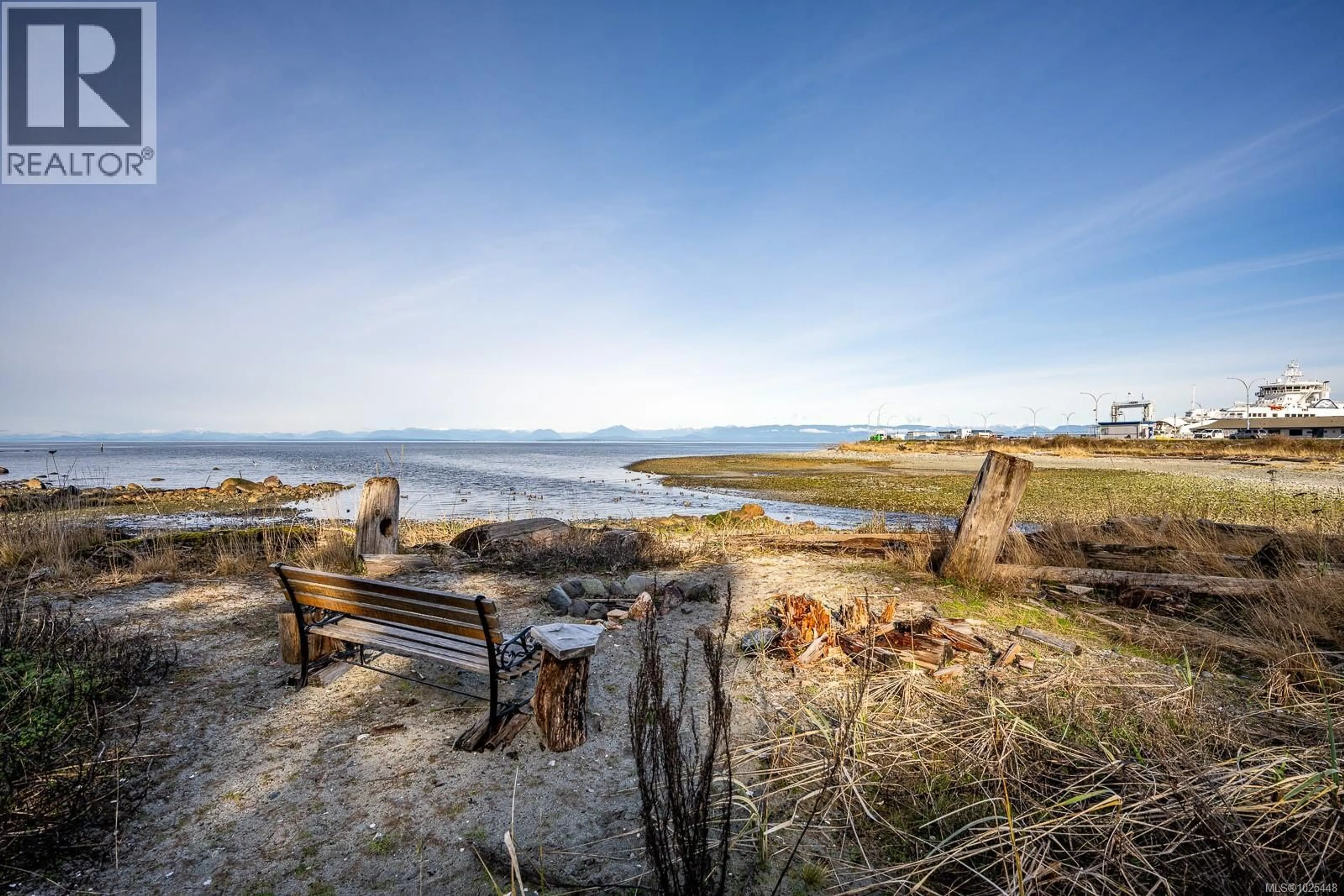 Unknown for 1426 WILKINSON ROAD, Comox British Columbia V9M4B3