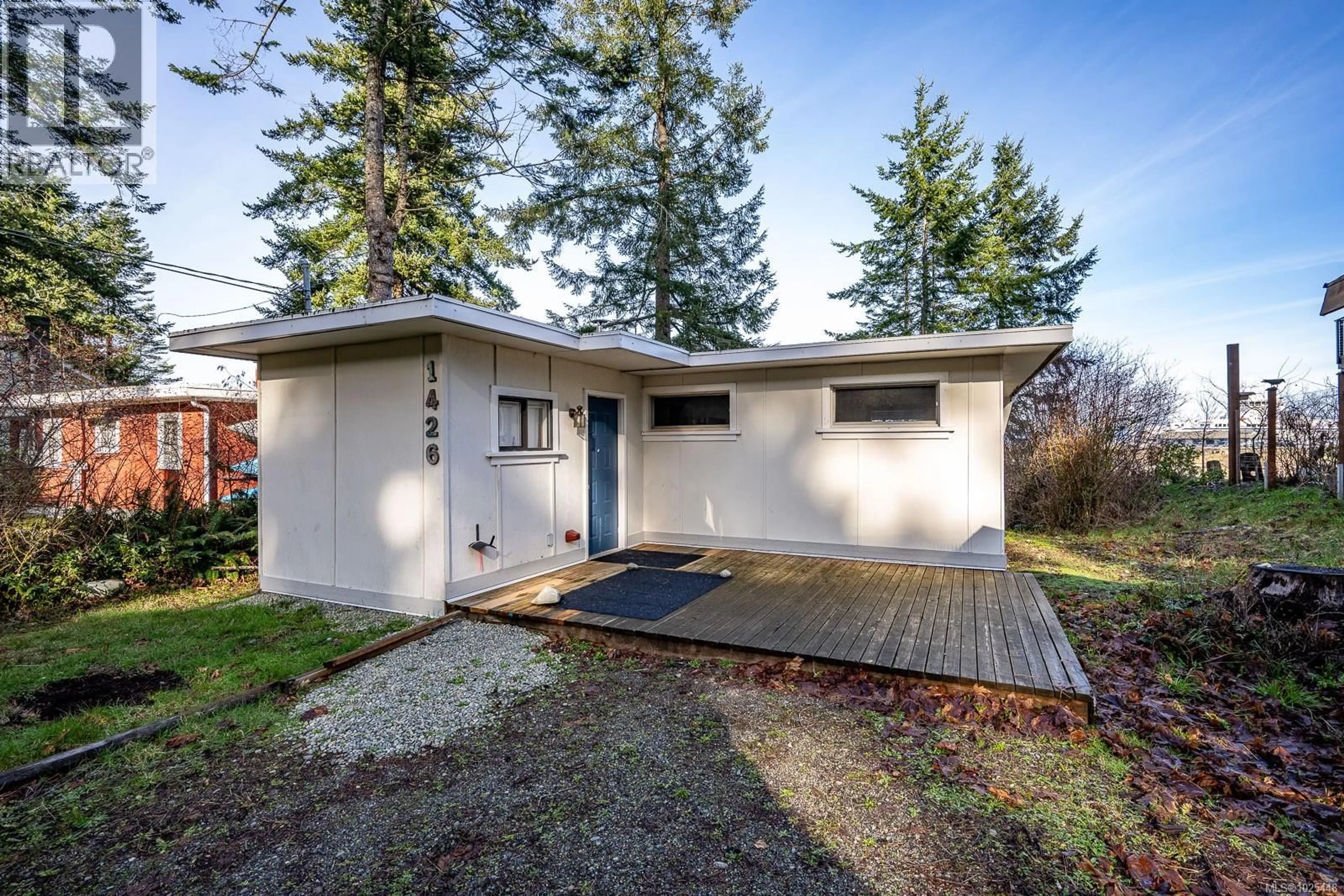 Home with vinyl exterior material, unknown for 1426 WILKINSON ROAD, Comox British Columbia V9M4B3