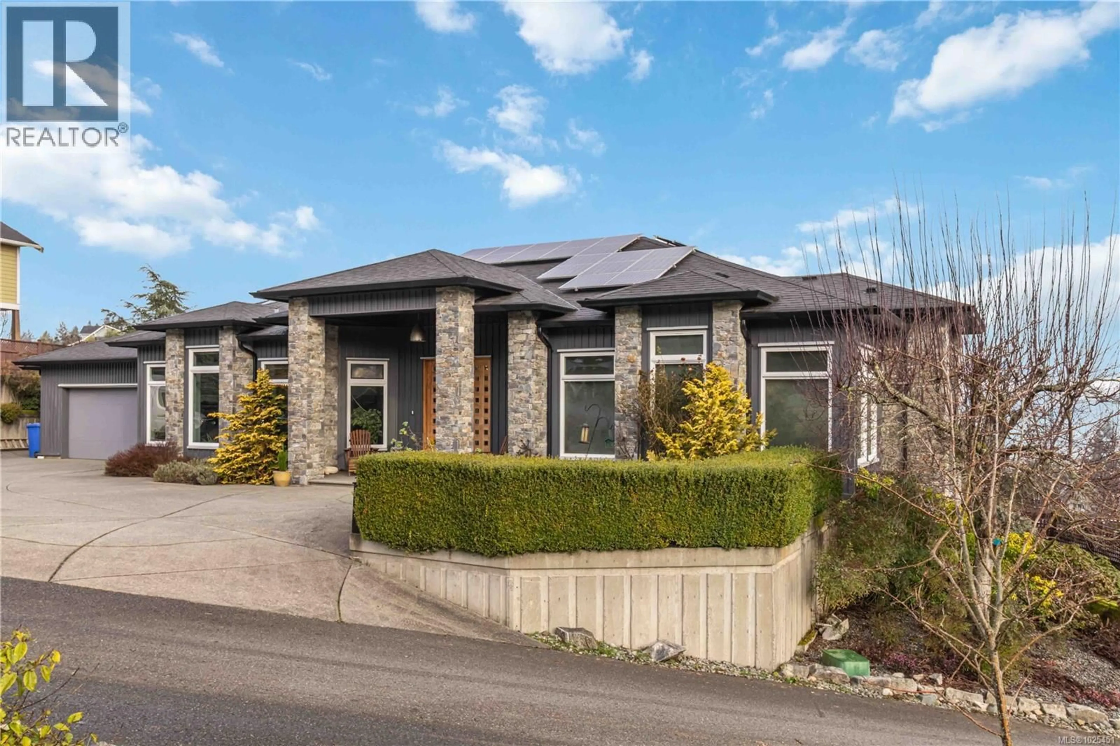 Home with brick exterior material, street for 532 SENTINEL DRIVE, Mill Bay British Columbia V8H1H7