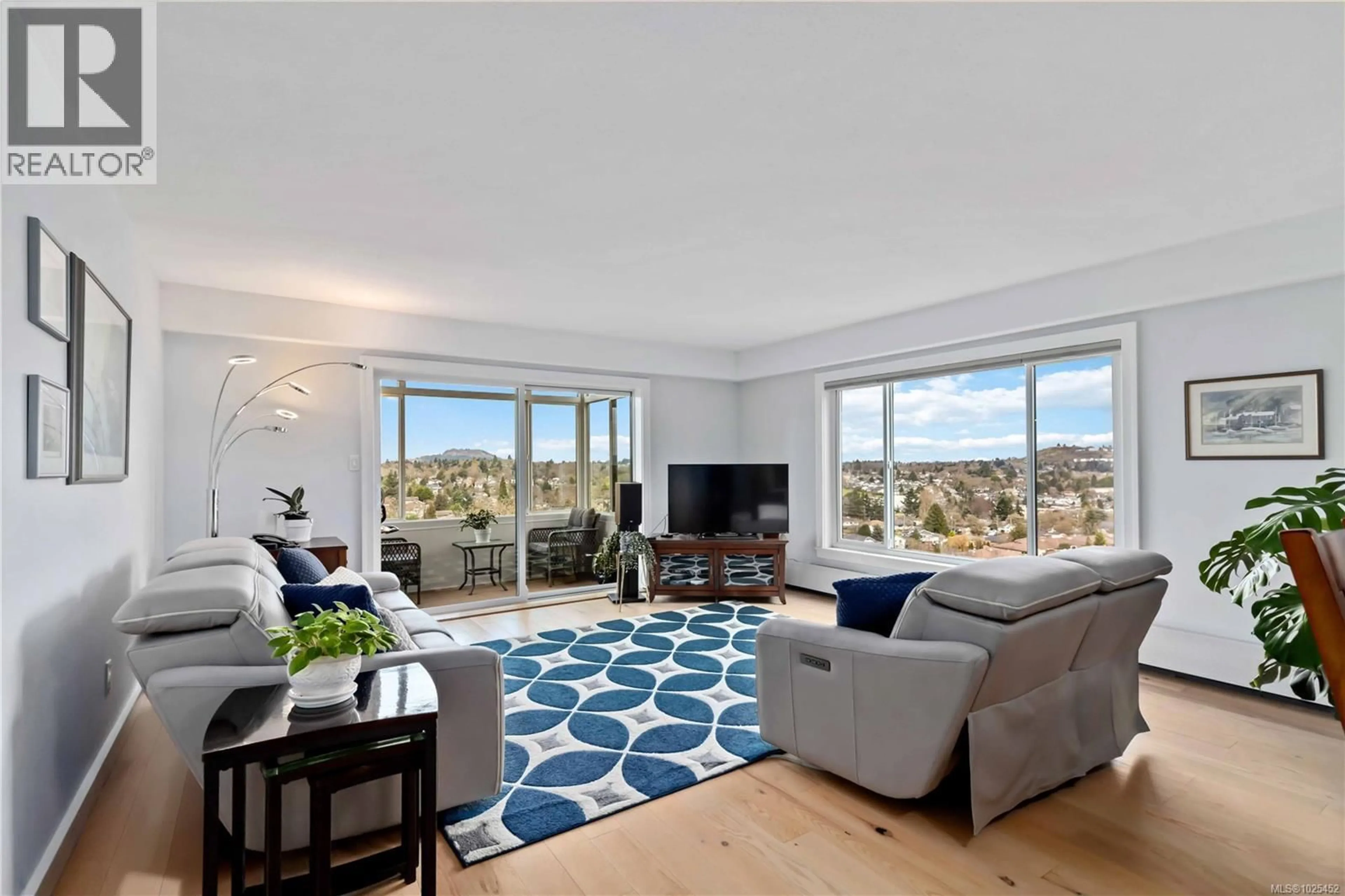 Living room with furniture, unknown for 501 - 2920 COOK STREET, Victoria British Columbia V8T3S7