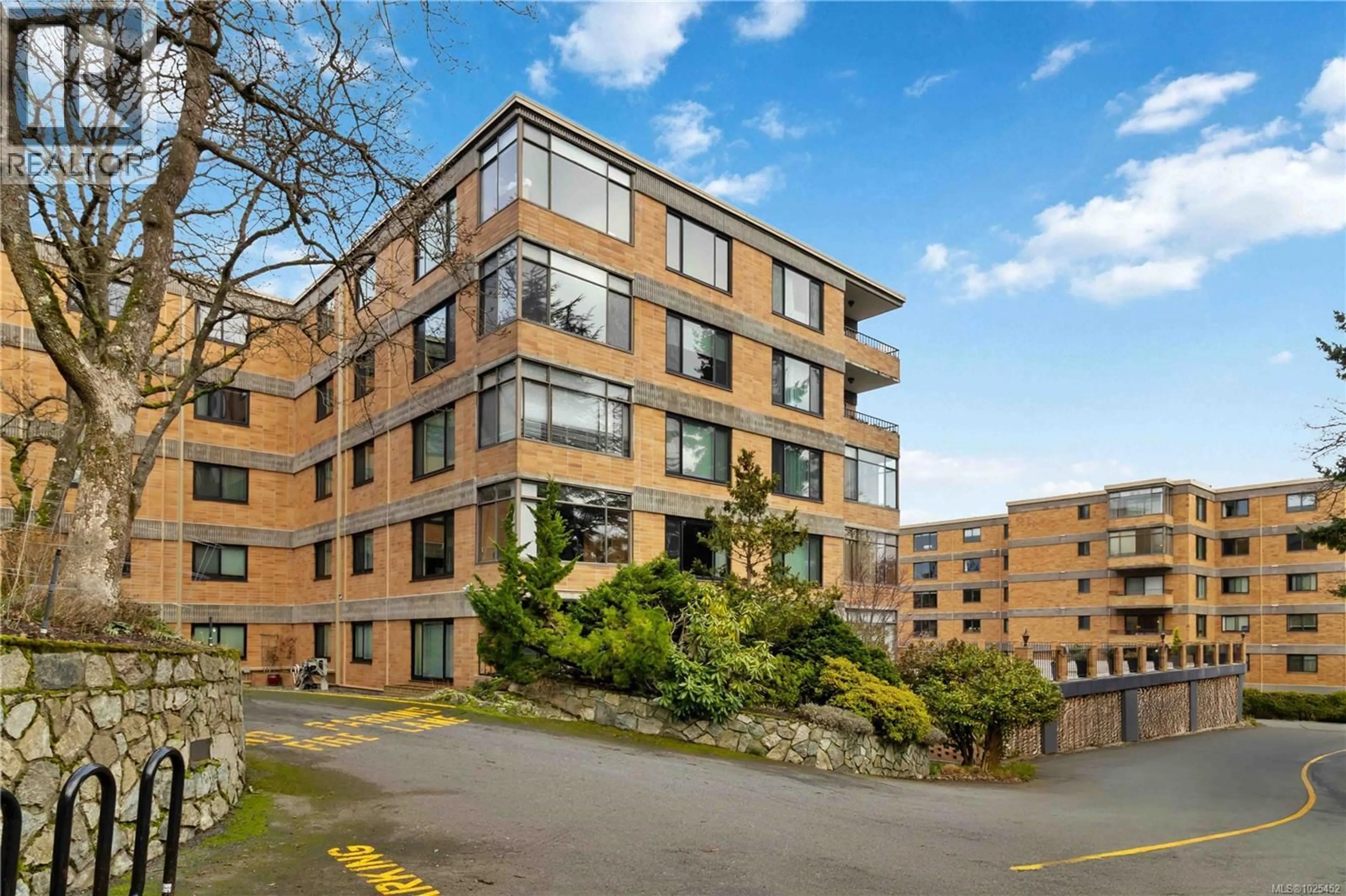 Unknown for 501 - 2920 COOK STREET, Victoria British Columbia V8T3S7