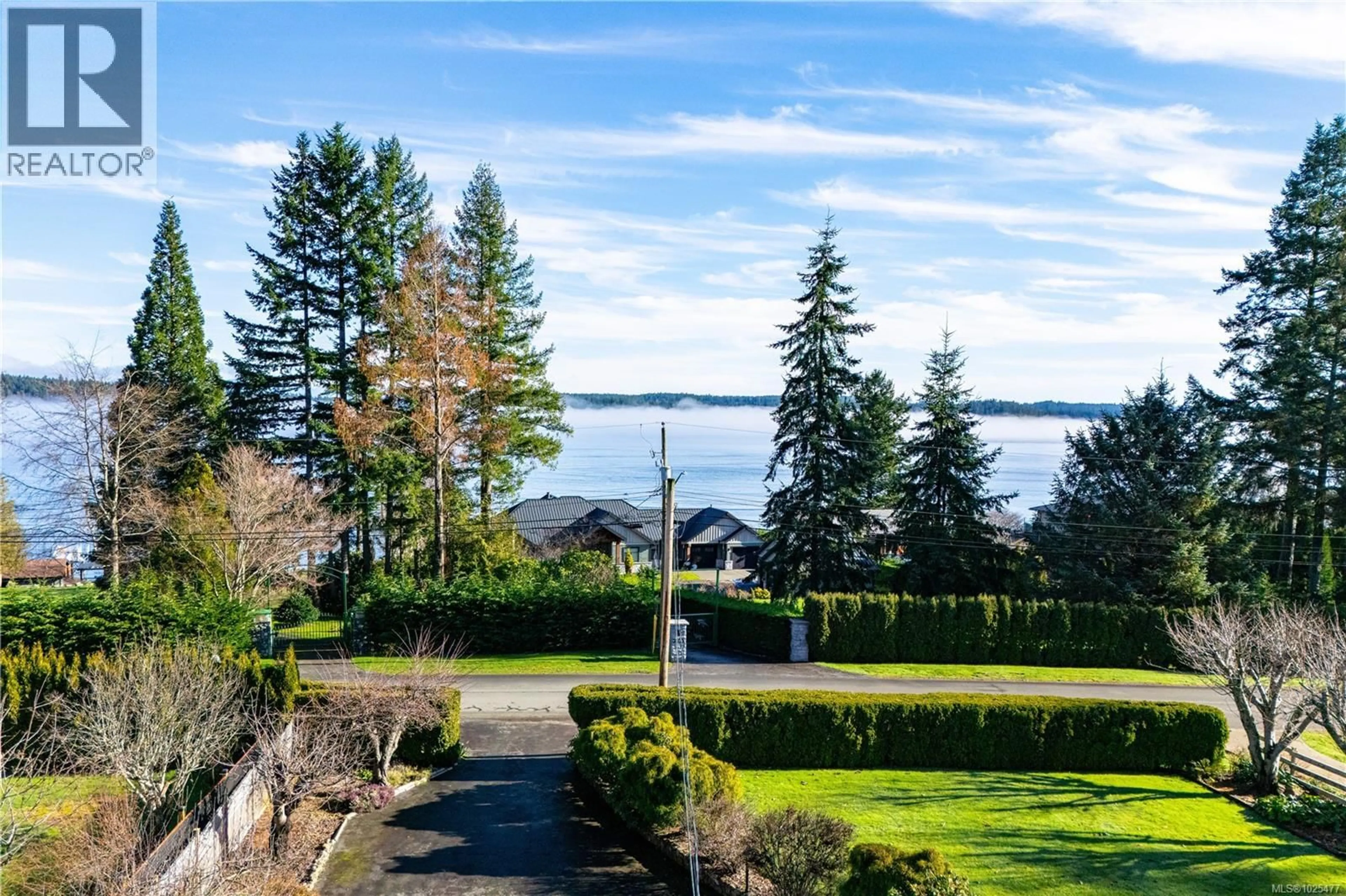 Patio, water/lake/river/ocean view for 4054 DISCOVERY DRIVE, Campbell River British Columbia V9W4X7