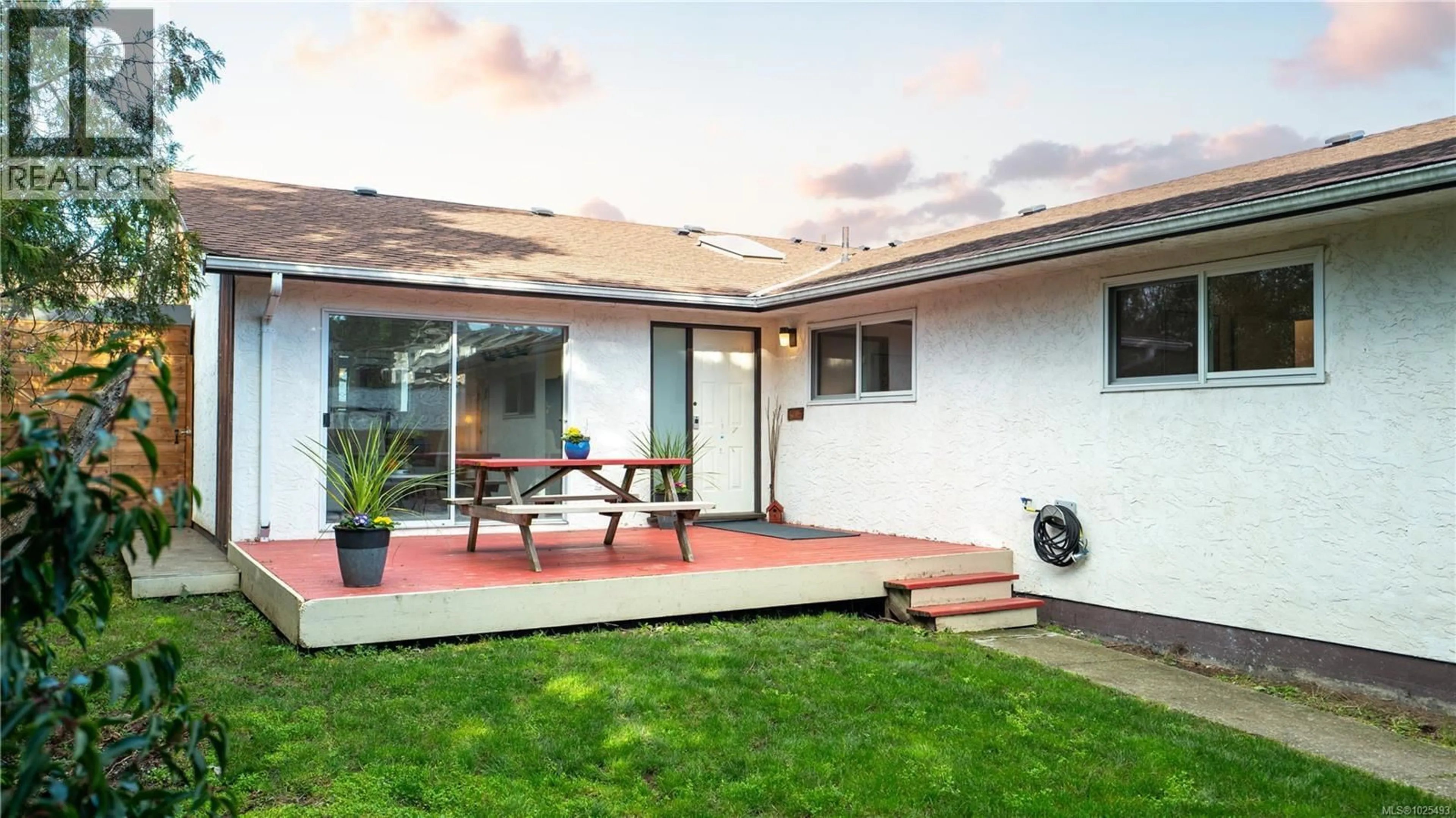 Patio, unknown for 1 - 3274 RUTLEDGE STREET, Saanich British Columbia V8X1N7