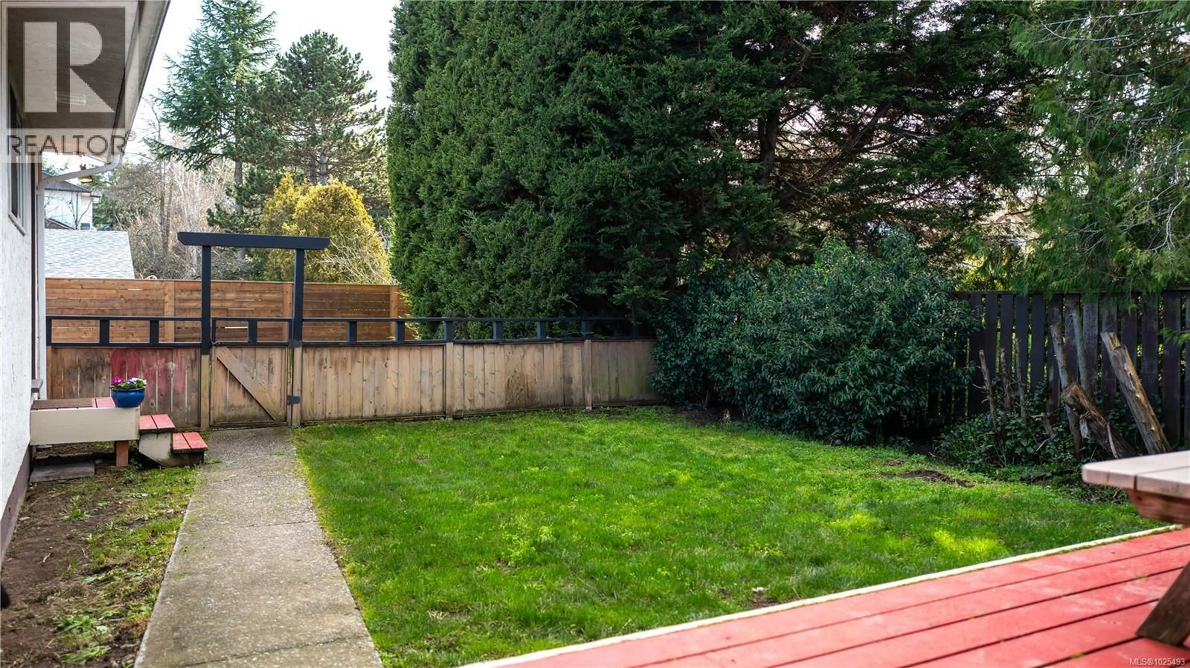 Patio, unknown for 1 - 3274 RUTLEDGE STREET, Saanich British Columbia V8X1N7