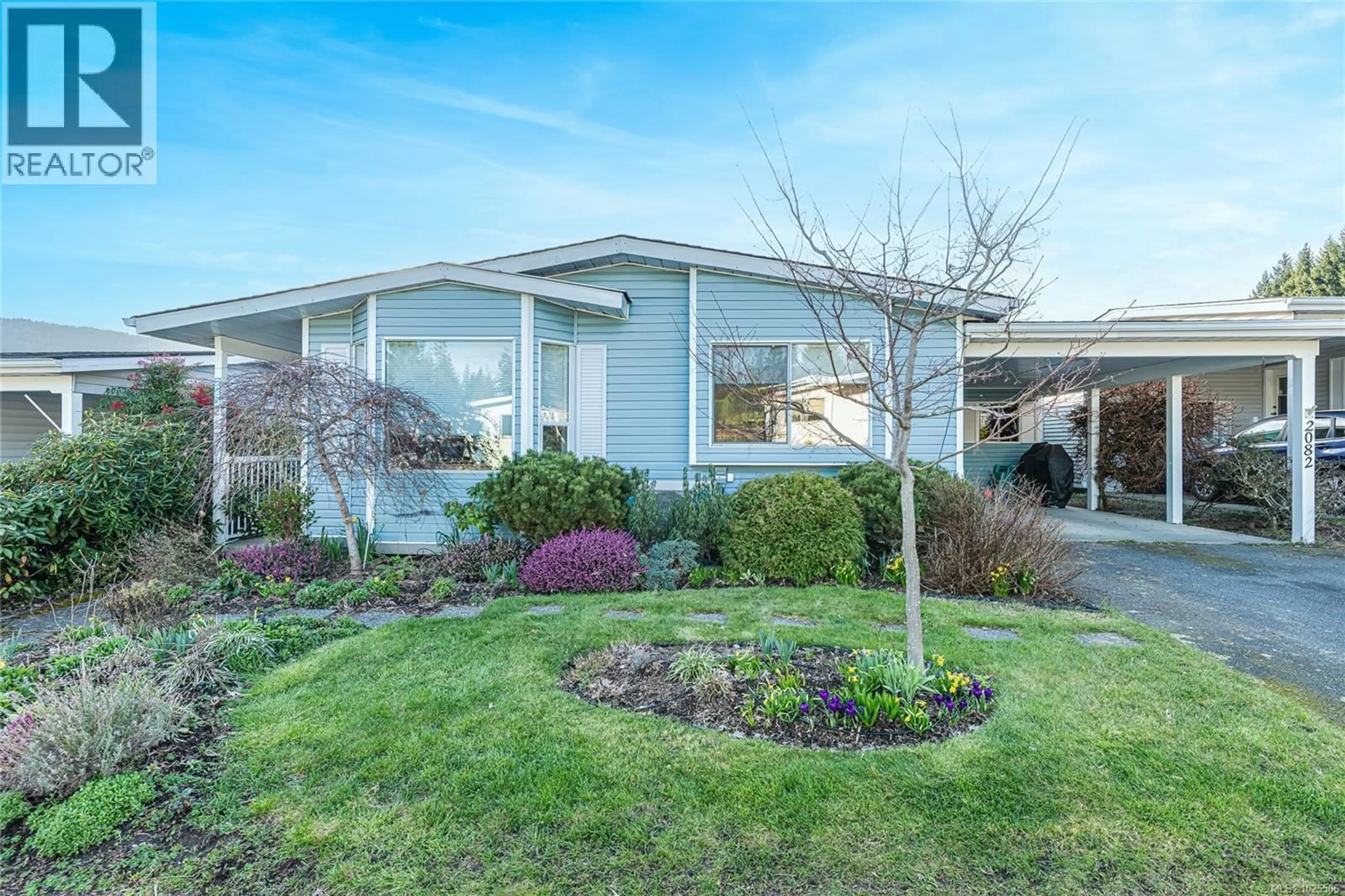 Home with vinyl exterior material, street for 2082 - 135 BRINKWORTHY ROAD, Salt Spring British Columbia V8K1S3