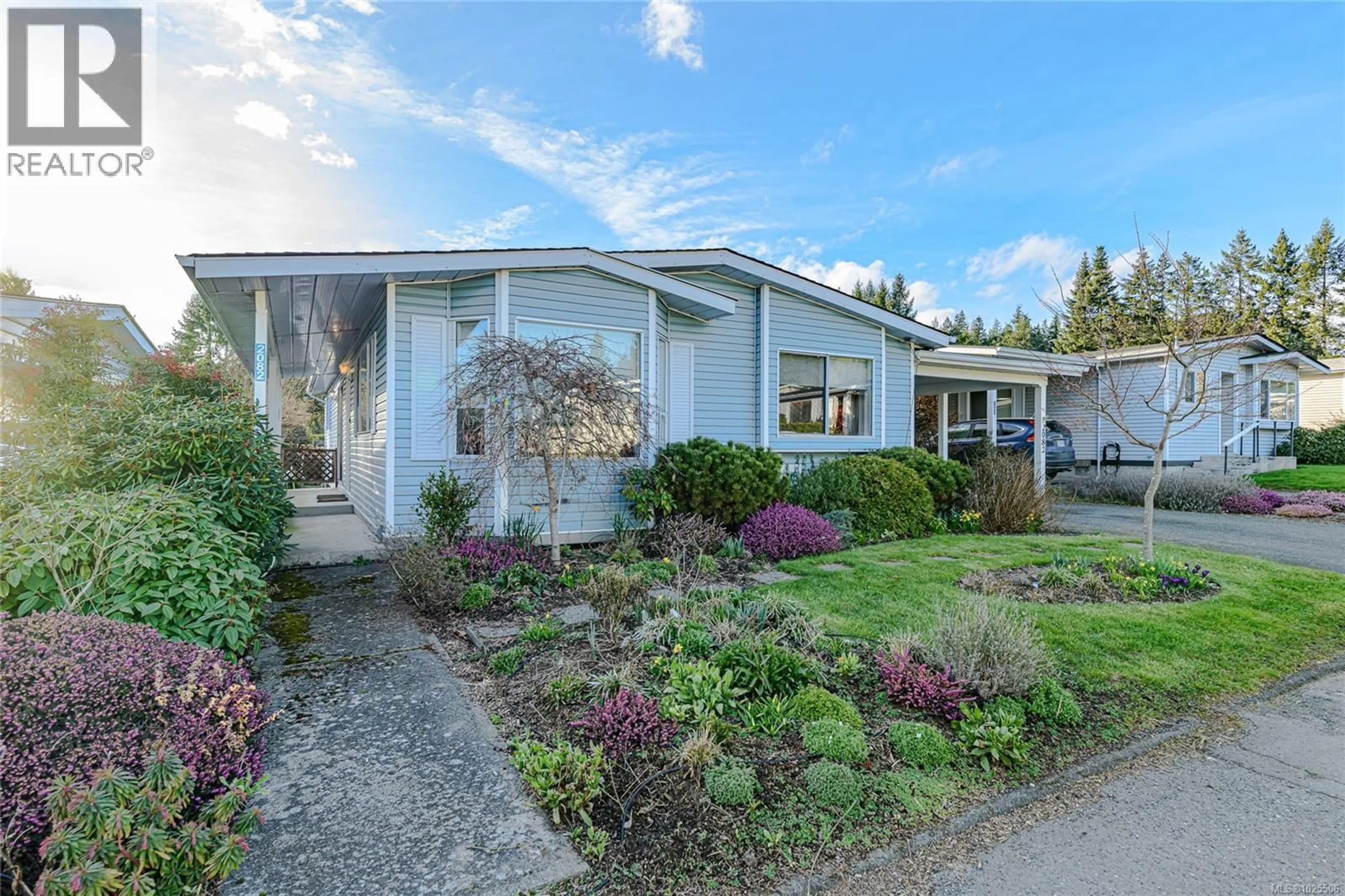 Home with vinyl exterior material, street for 2082 - 135 BRINKWORTHY ROAD, Salt Spring British Columbia V8K1S3