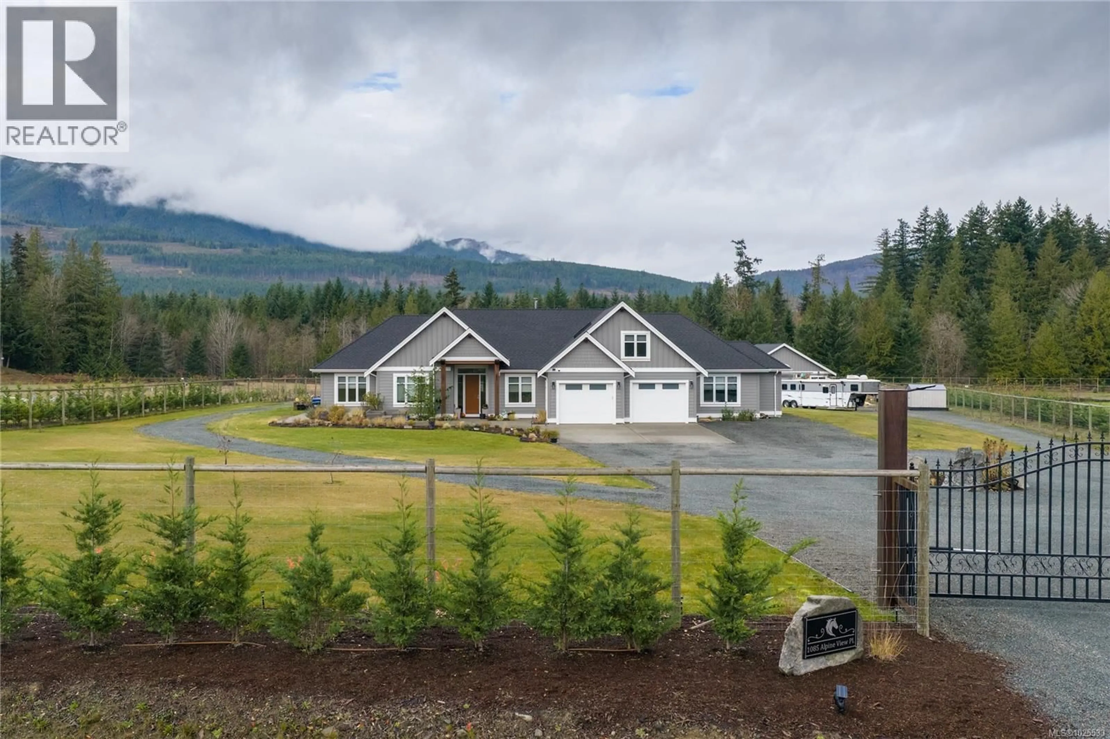 A pic from outside/outdoor area/front of a property/back of a property/a pic from drone, mountain view for 1085 ALPINE VIEW PLACE, Whiskey Creek British Columbia V9K1V6