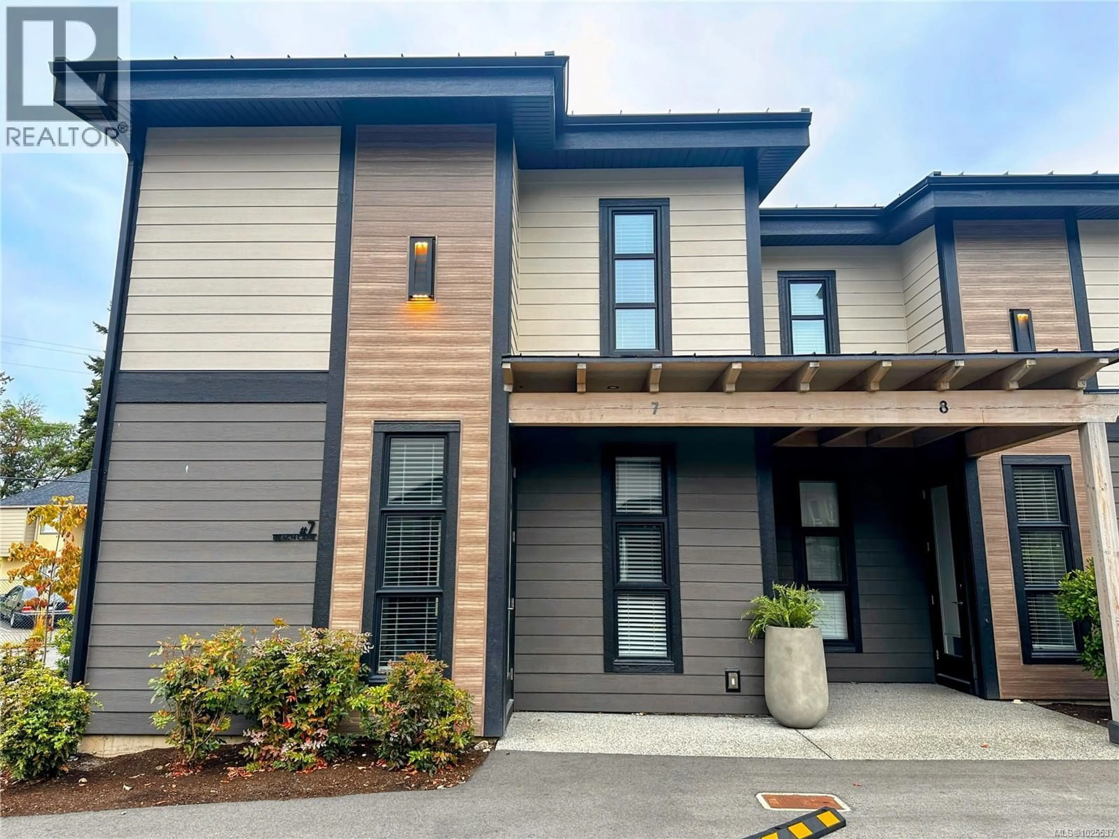 Home with vinyl exterior material, street for 7 - 1175 RESORT DRIVE, Parksville British Columbia V9P2E3