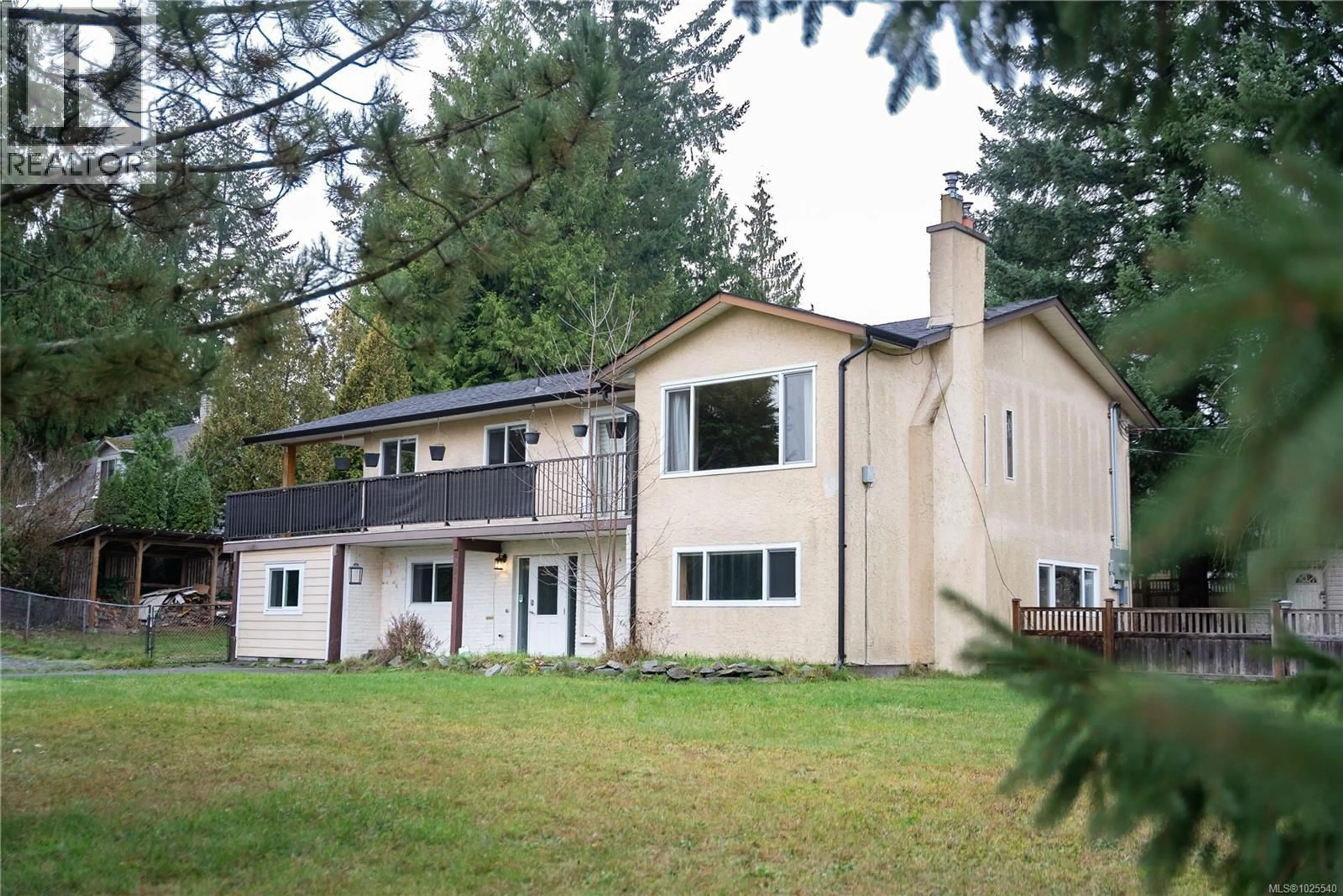 Home with vinyl exterior material, unknown for 2001 LAKESIDE DRIVE, Nanaimo British Columbia V9X1B5