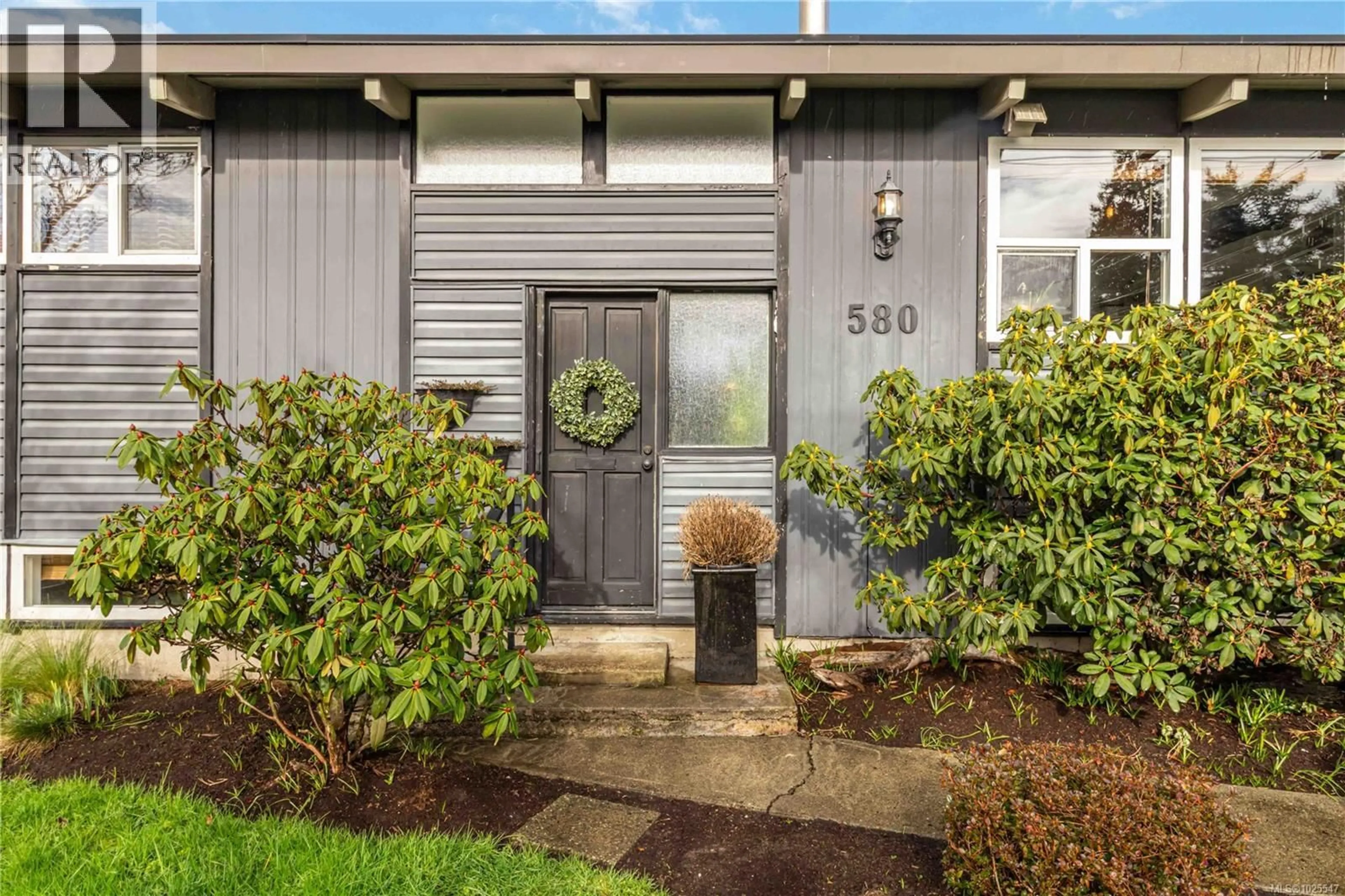 Unknown for 580 BAKER STREET, Saanich British Columbia V8Z2H5